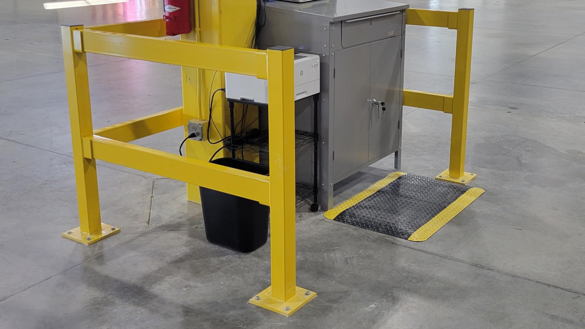 Durable Corporation-442S Vinyl Heavy Duty Diamond-DEK Sponge Industrial Anti-Fatigue Floor Mat, 2' x 3', Black with Yellow Border customer photo 2
