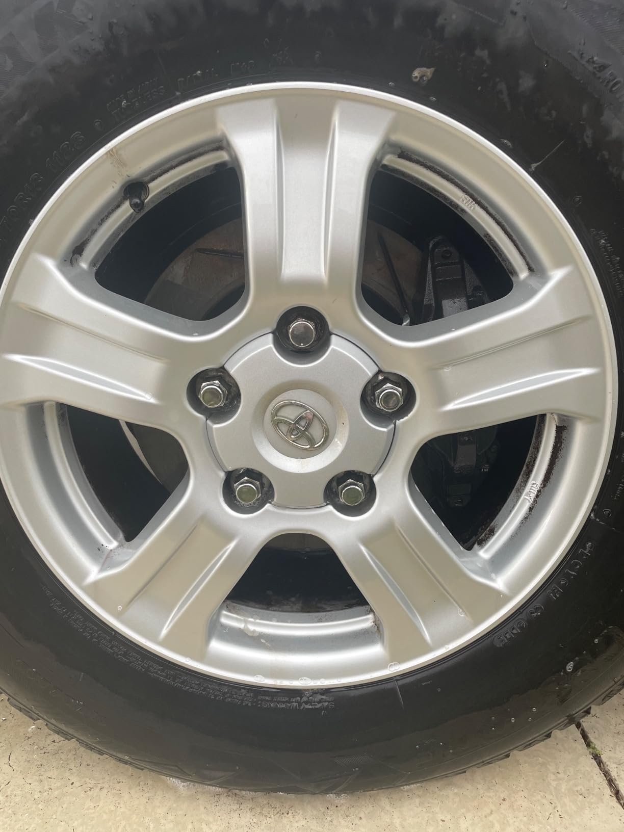Gtechniq W6 Iron Removing Wheel & Paint Cleaner for Cars, Brake Dust Remover, Degreaser and Alloy Wheel Cleaner for Wheels, Rims and Paintwork, Safe on Coating - 500ml customer photo 1