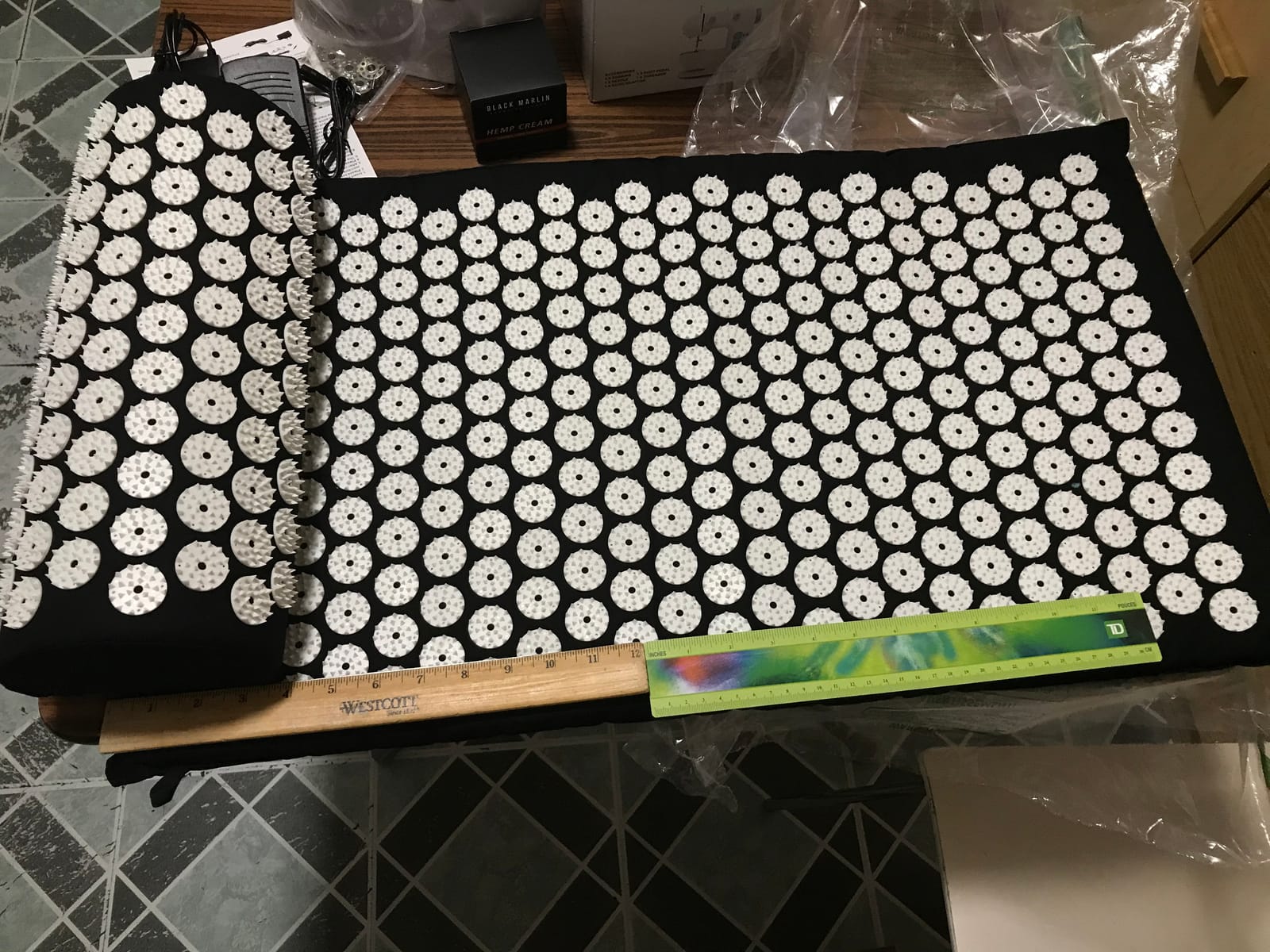 Sivan Acupressure Mat & Pillow Set for Back & Neck (Large, Green/White) | Grounding for stress and pain, acupuncture-point massage, muscle relaxation, sciatica and meditation; includes carry bag customer photo 1