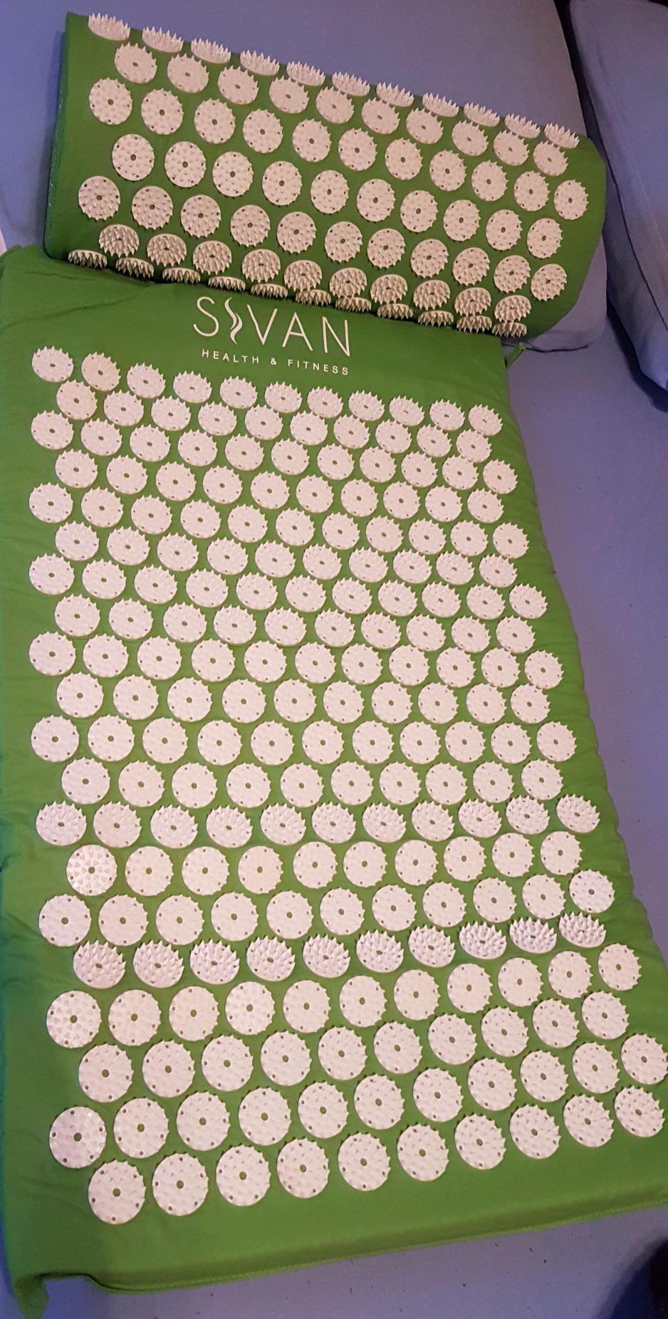 Sivan Acupressure Mat & Pillow Set for Back & Neck (Large, Green/White) | Grounding for stress and pain, acupuncture-point massage, muscle relaxation, sciatica and meditation; includes carry bag customer photo 2