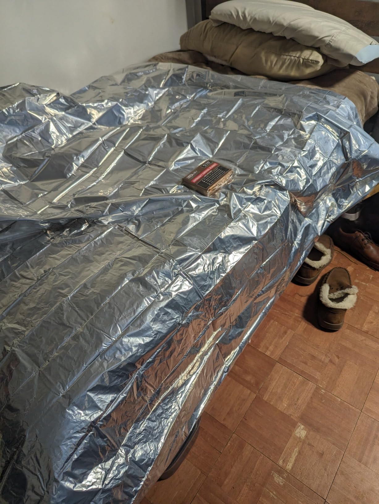 Titan Emergency Blanket 5 Pack Mylar - Thermal Space Blanket with 90% Heat Retention and Waterproof Foil customer photo 1