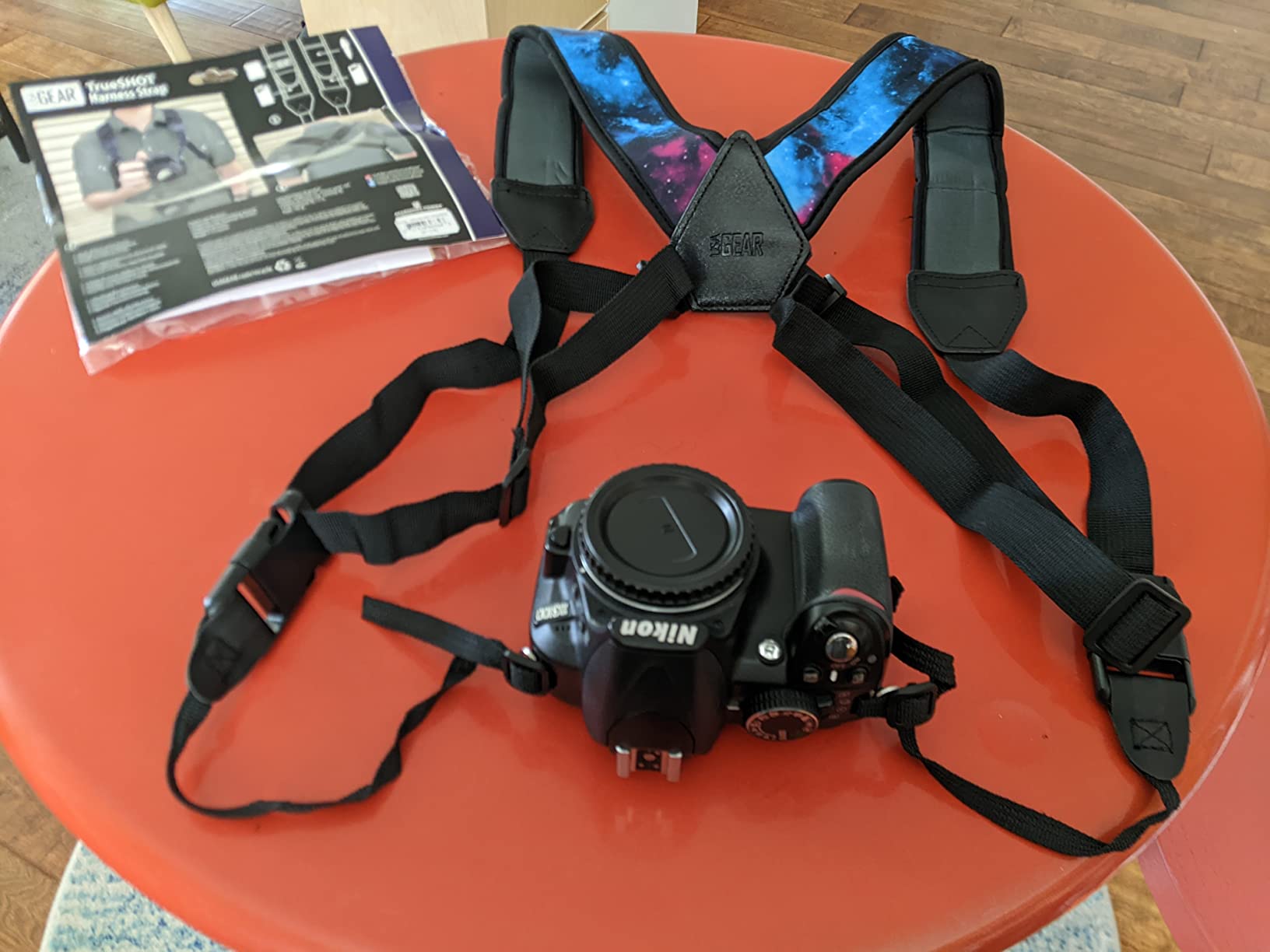 USA Gear DSLR Camera Strap Chest Harness with Quick Release Buckles, Black Neoprene Pattern and Accessory Pockets - Compatible with Canon, Nikon, Sony and More Point and Shoot and Mirrorless Cameras customer photo 2