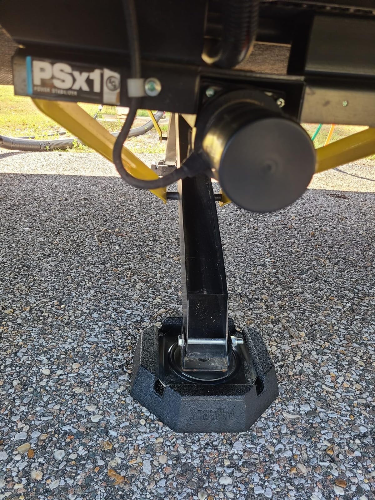 SnapPad Xtra (4-Pack) | Four-Point RV Leveling System Featuring 9” Round Jack Feet | Adds 61% Additional Surface Area for Stability, 5 lbs Per Pad & 11” Total Width | Must-Have RV Accessories customer photo 1