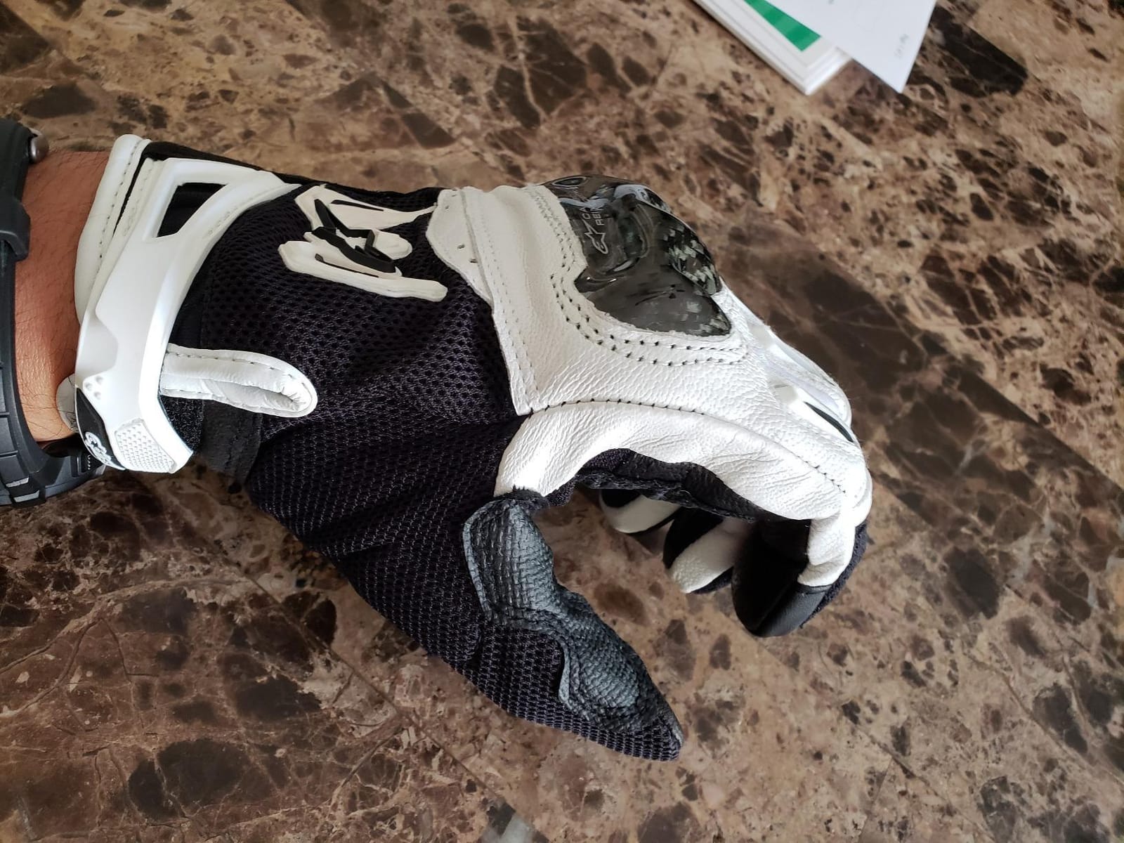 Alpinestars SMX-2 Air Carbon V2 Gloves - Black, Full-Grain Leather & 3D Mesh, Carbon Knuckle Protection, Touchscreen Compatible, Pre-Curved Design customer photo 1