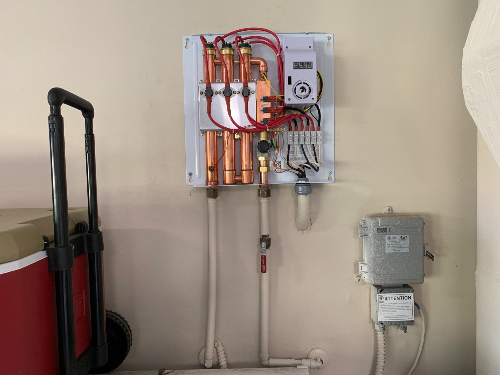 Rheem RTEX-27 240V 3 Heating Chambers Residential Tankless Water Heater customer photo 1