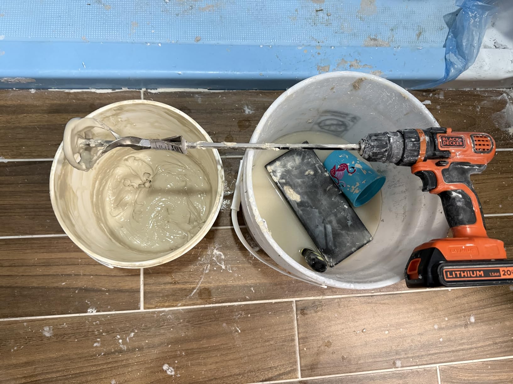 Edward Tools Paint and Mud Mixer for Drill - Mixes 1 to 3 Gallons - 15 3/4