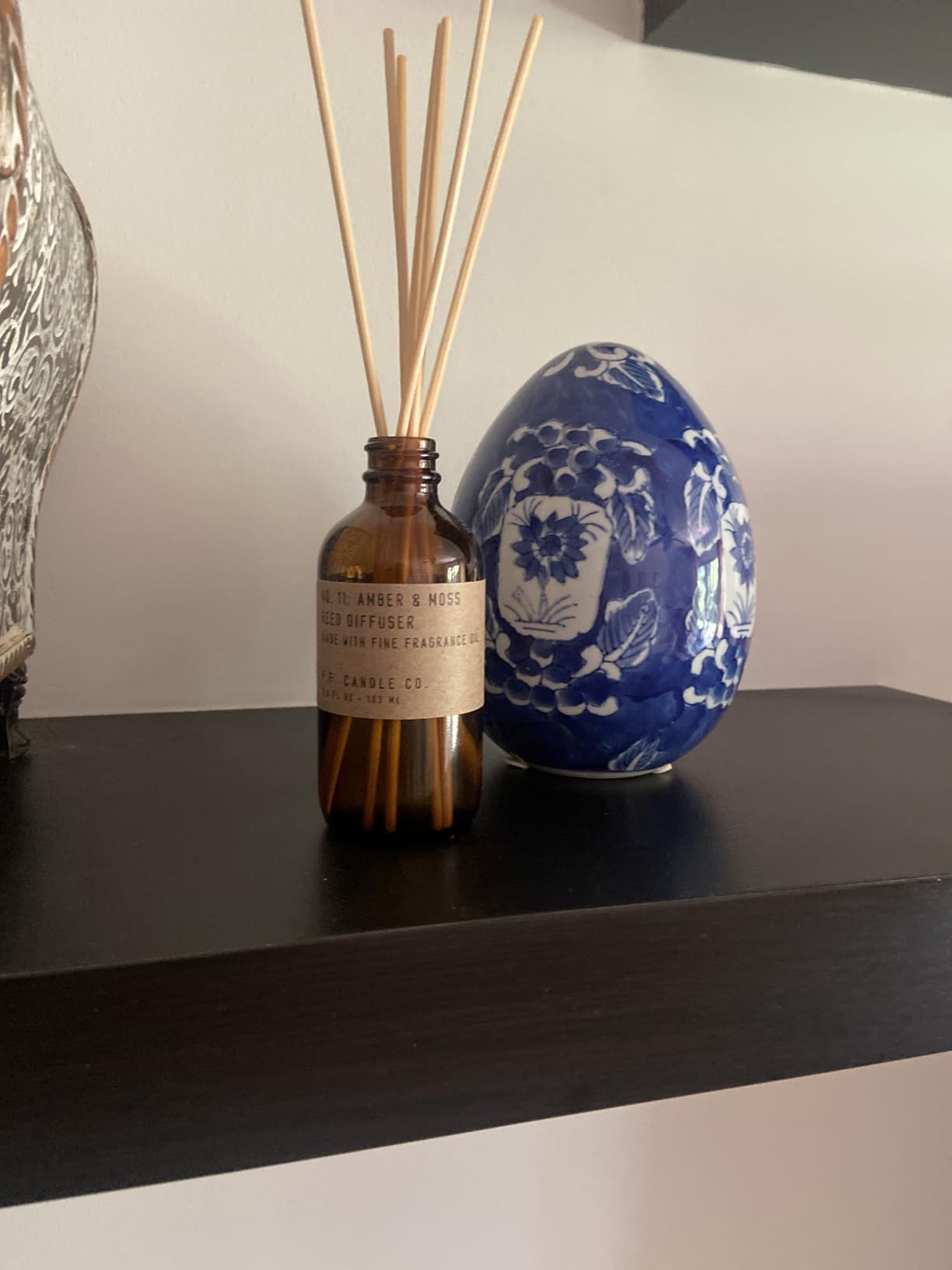 P.F. Candle Co Amber & Moss Classic Scented Rattan Reed Diffuser (3.5 fl oz) Amber Glass Jar, Fine Fragrance Oil, Flame-Free Fragrance, Made in The U.S.A. customer photo 2