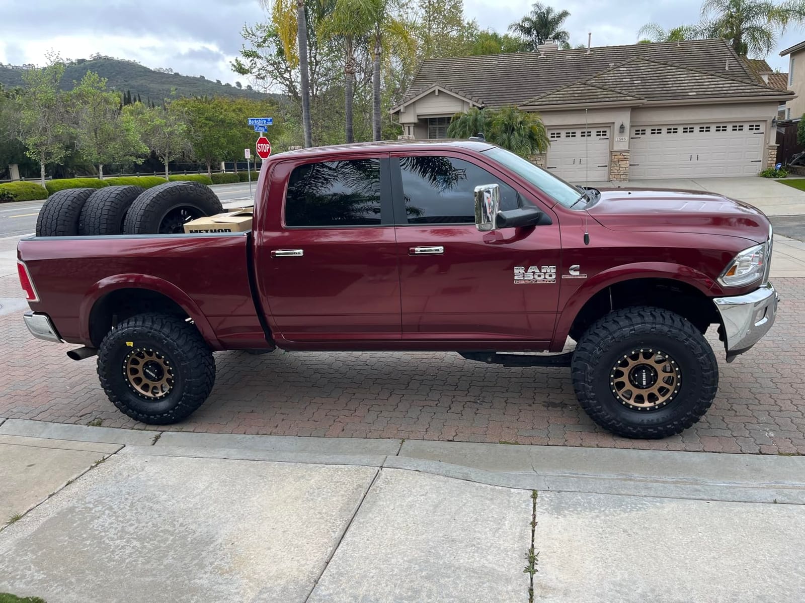 Method Race Wheels 305 NV Method Bronze/Black Street Loc 20x9