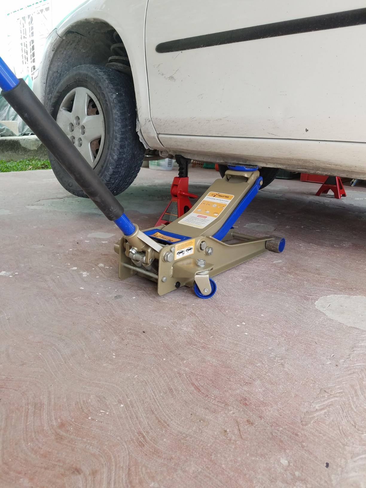 LiftMaster 3 Ton Heavy Duty Ultra Low Profile Steel Floor Jack with Quick Lift customer photo 2