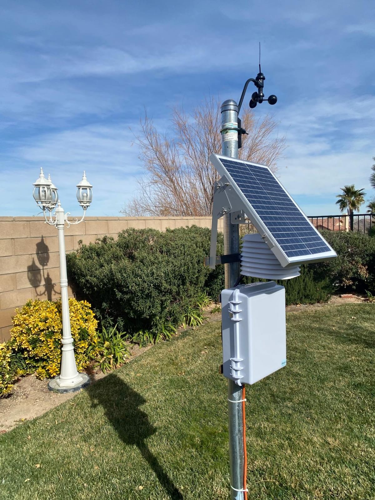 Victron Energy SmartSolar MPPT Solar Charge Controller 75V, 10A, 12/24V customer photo 1