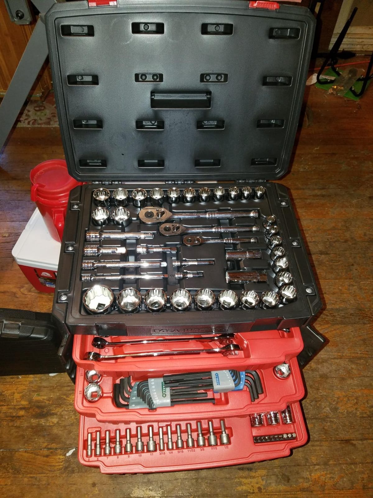 GEARWRENCH Mechanics Tool Set in 3 Drawer Storage Box, 232 Piece customer photo 1