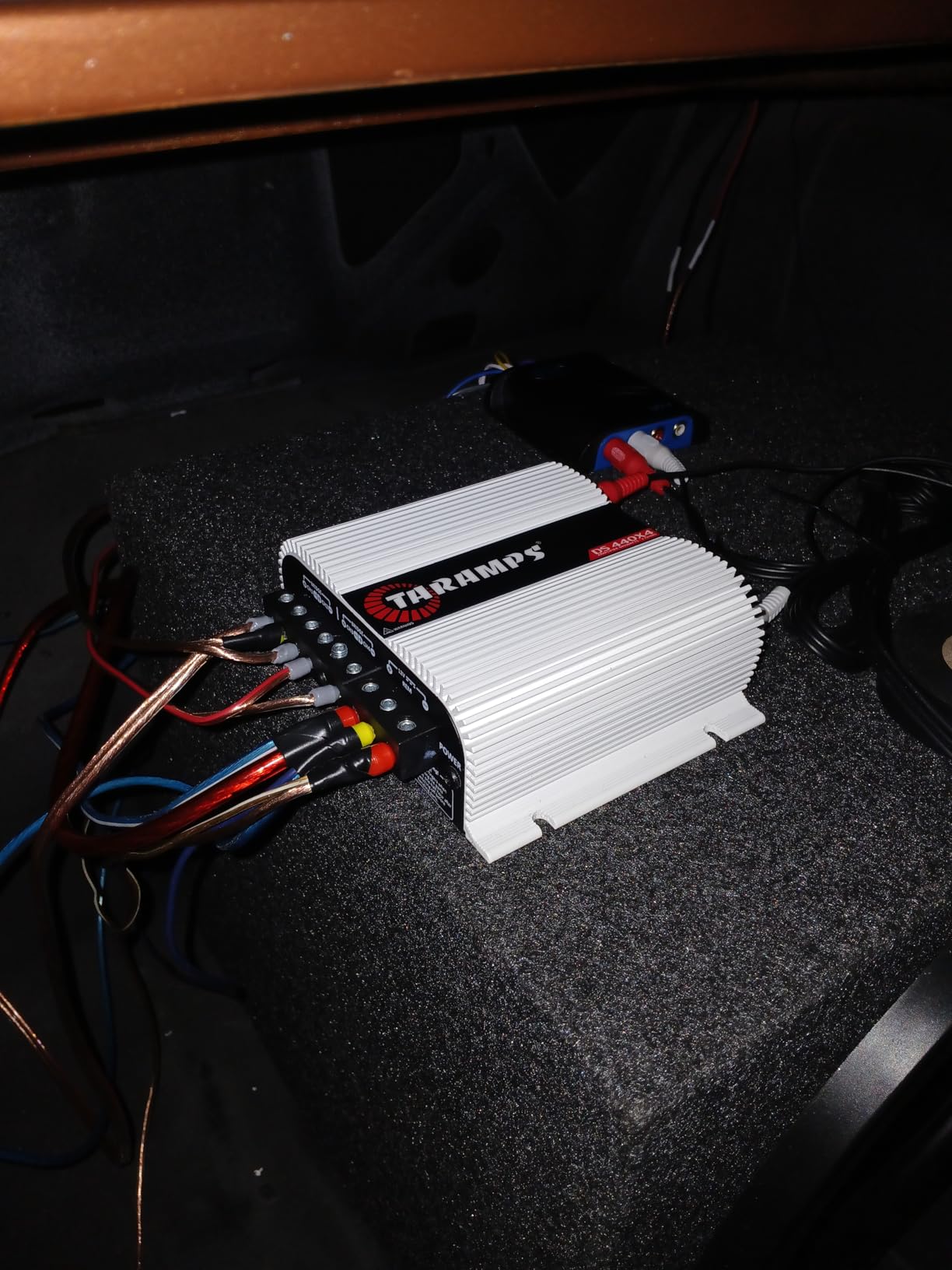 Taramps DS 440X4 2 Ohms 440W RMS Full Range 4-Channel Car Stereo Amplifier customer photo 2