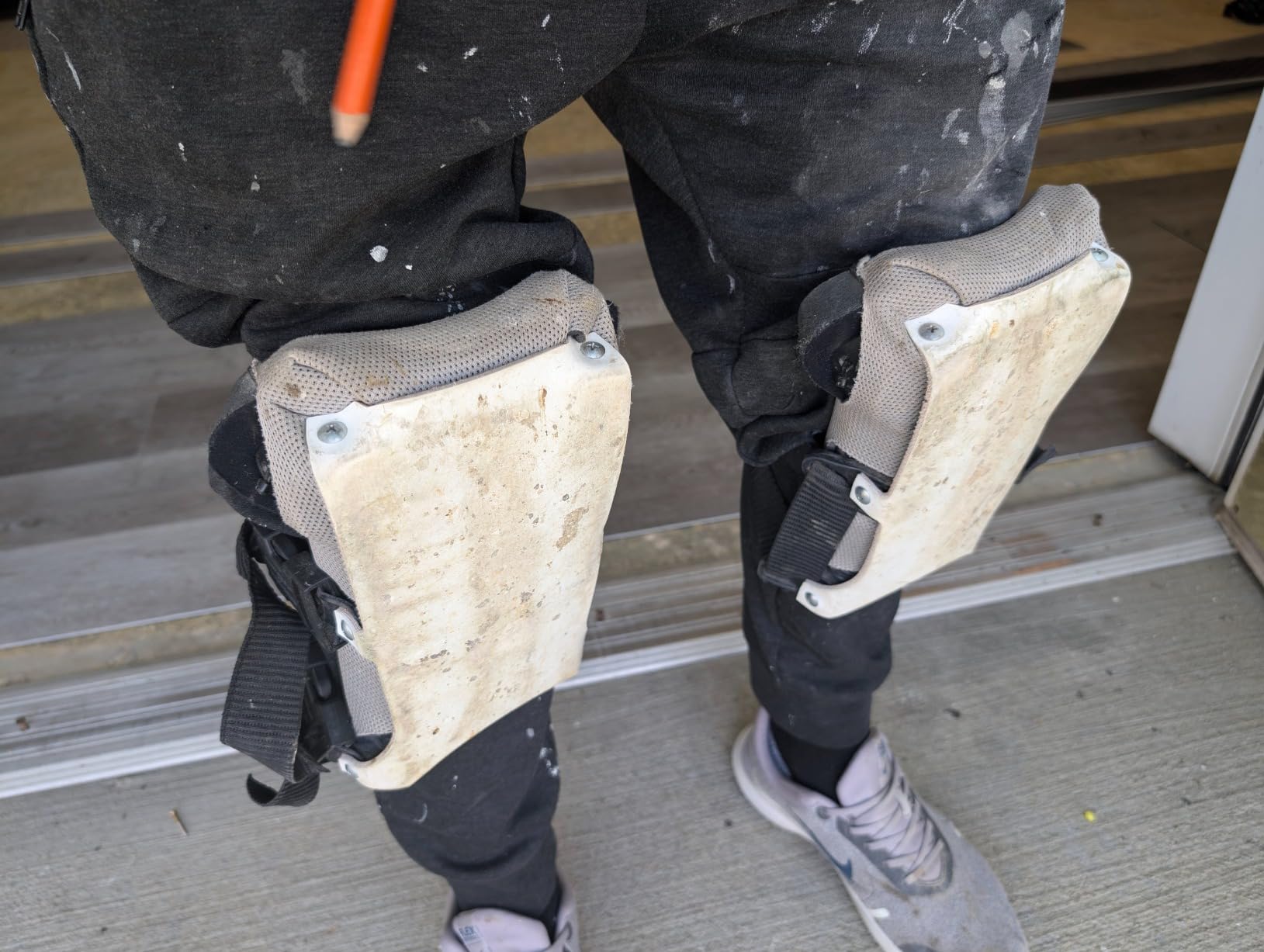 ProKnee AP16 All Purpose Kneepads with 1