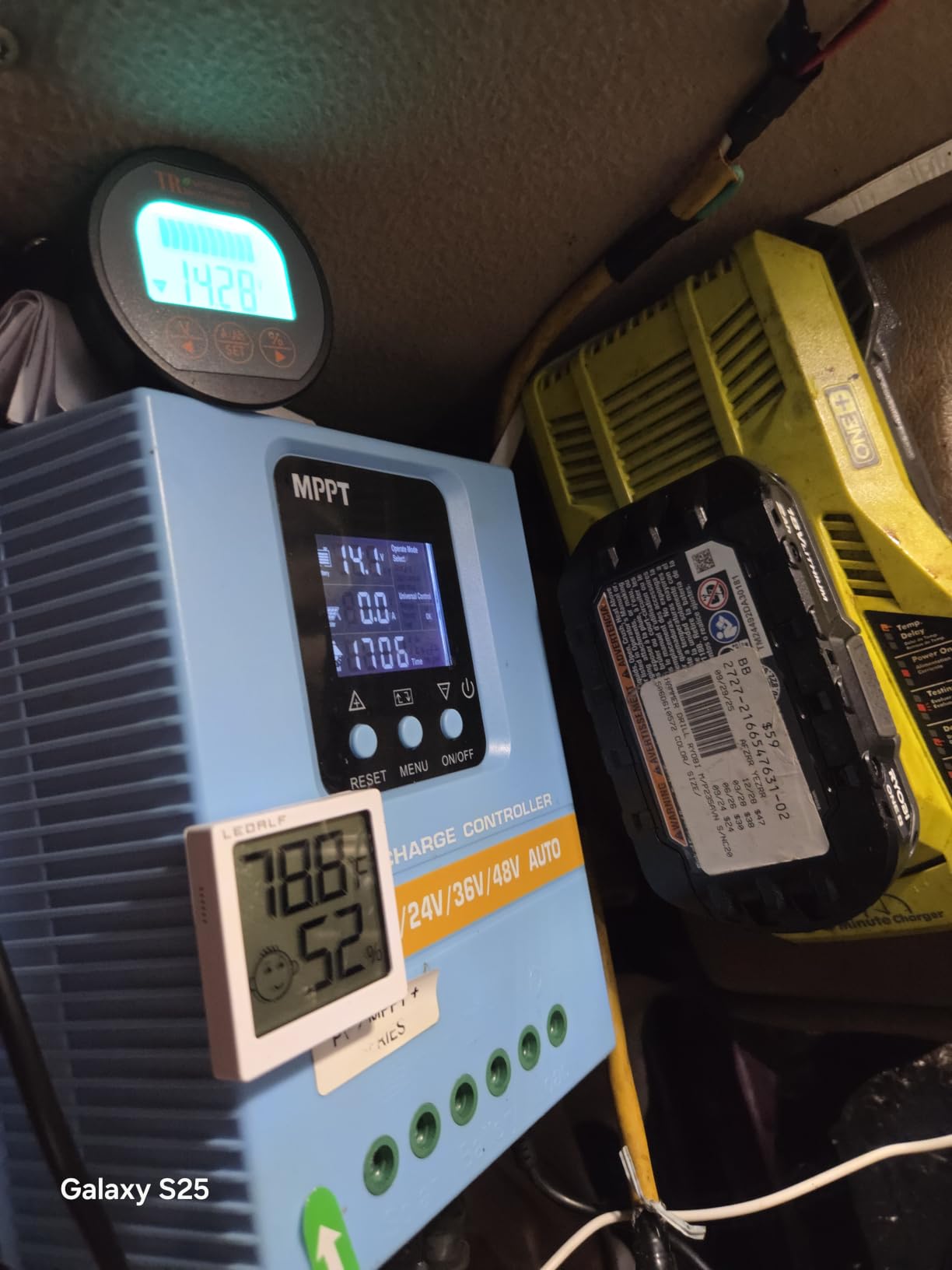 AILI TR16 Shunt Battery Monitor, 8-120V up to 500A Voltage Current Meter, State of Charge Display up to 999AH, Compatible with LiFePO4 Lithium AGM Gel – for RV Camper Caravan Boat Solar Off-Grid customer photo 1