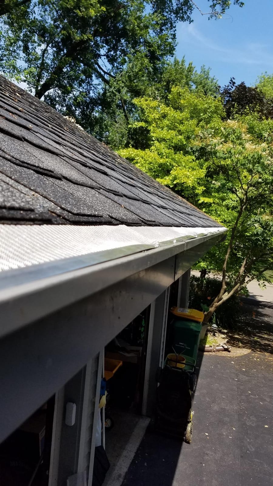 RAPTOR GUTTER GUARD – 48 FT. (Nominal) Contractor Grade Stainless Steel Micro-Mesh Gutter Guard Kit with Screws Included. Fits 5 in. Gutters and Smaller. DIY-Friendly. (5.625 in. x 47.625 in.) customer photo 1