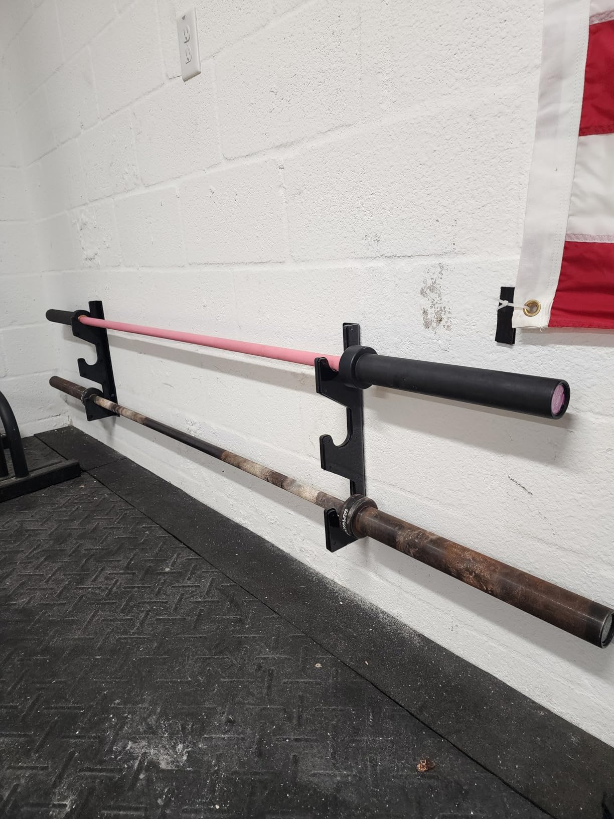 Yes4All Vertical Wall Mounted Olympic Barbell Holder, Barbell Storage Rack, Hanging Barbell Rack for Home Fitness Equipment customer photo 2
