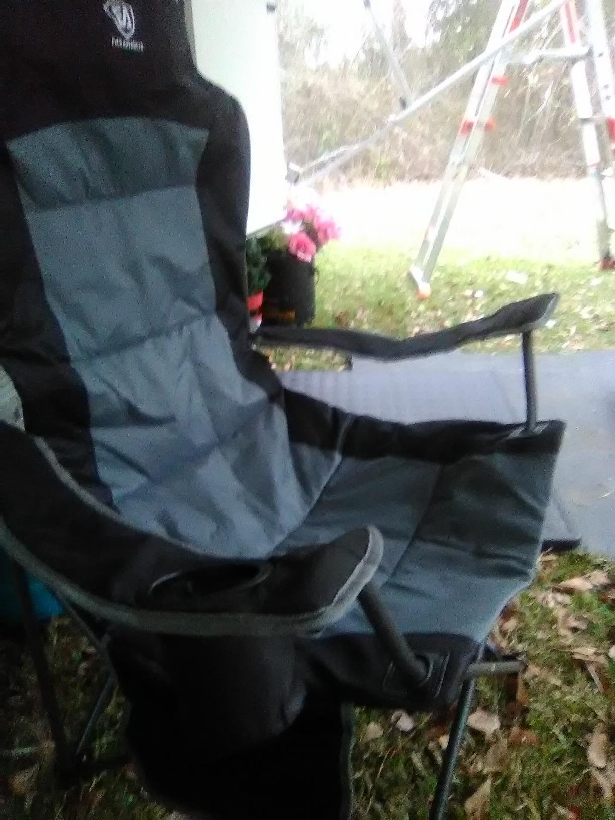 EVER ADVANCED High Back Folding Camping Chair Oversized and Fully Padded, Portable Quad Camp Lawn Chair Up to 300 lbs, with Cup Holder Armrest Carrying Bag customer photo 2