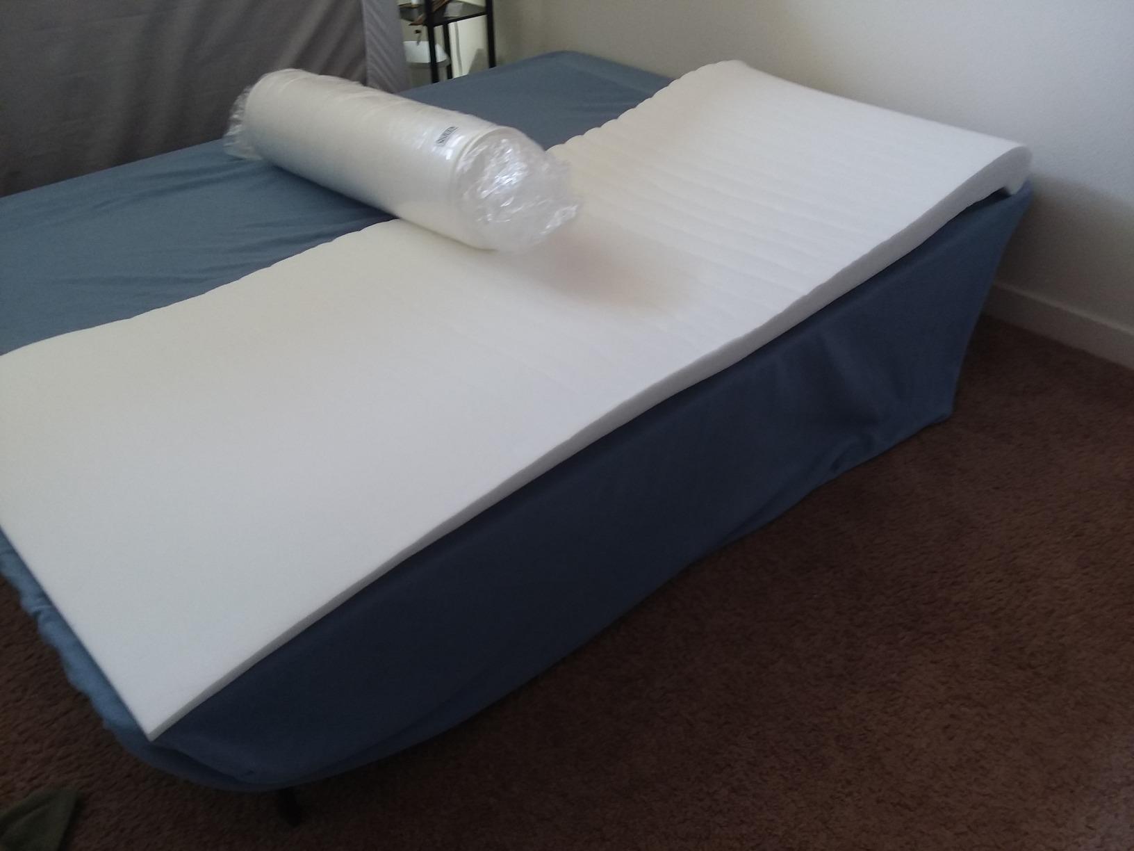 Avana Mattress Elevator 5-Inch - Gentle Incline Under Mattress Support - Riser for Snoring, Acid Reflux, and Sinus Relief, Queen customer photo 1