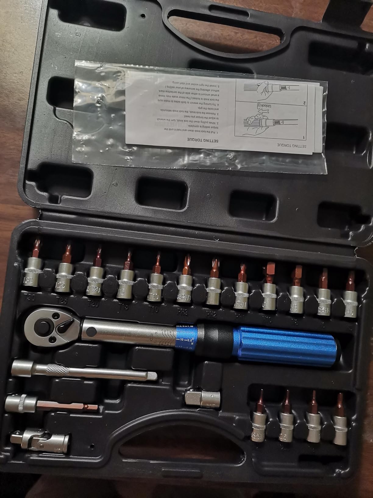 BULLTOOLS 1/4-inch Drive Click Torque Wrench Set Dual-Direction Adjustable 90-tooth Torque Wrench with Buckle (20-200in.lb / 2.26-22.6Nm) customer photo 2