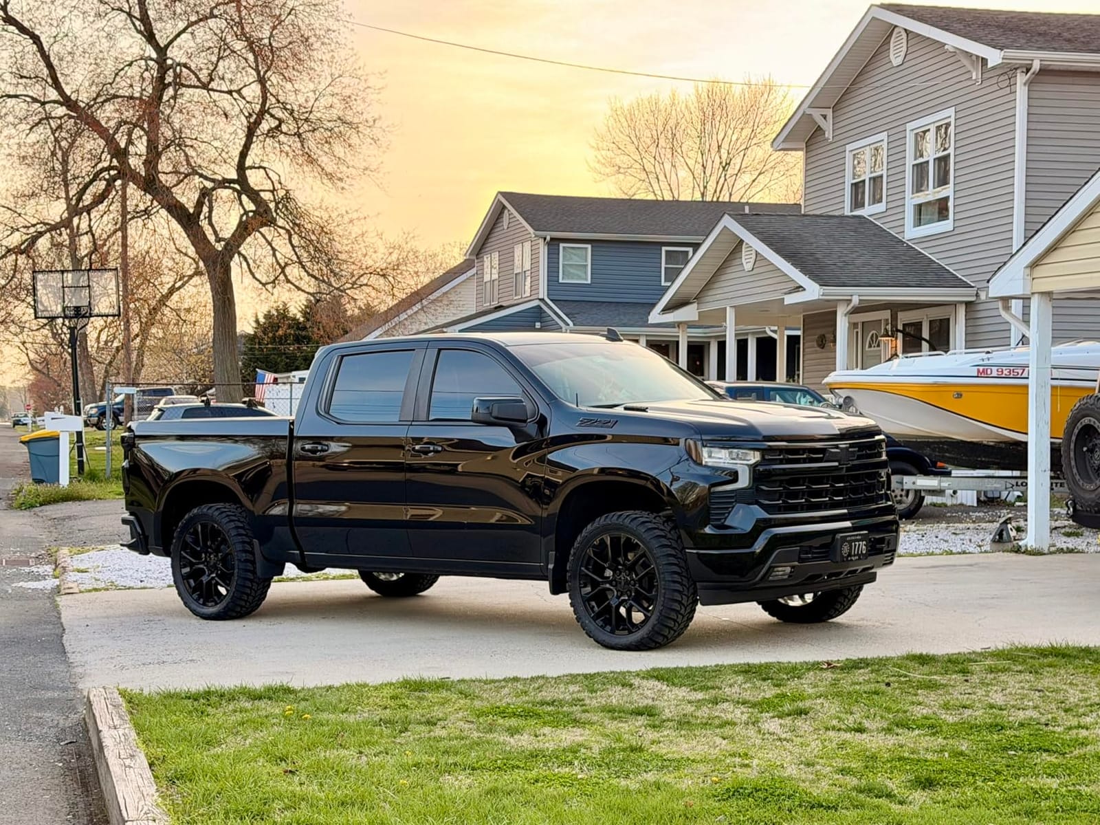 Crosswind M/T Mud-Terrain Radial Tire-33X12.50R22LT 109Q LRE 10-Ply customer photo 1