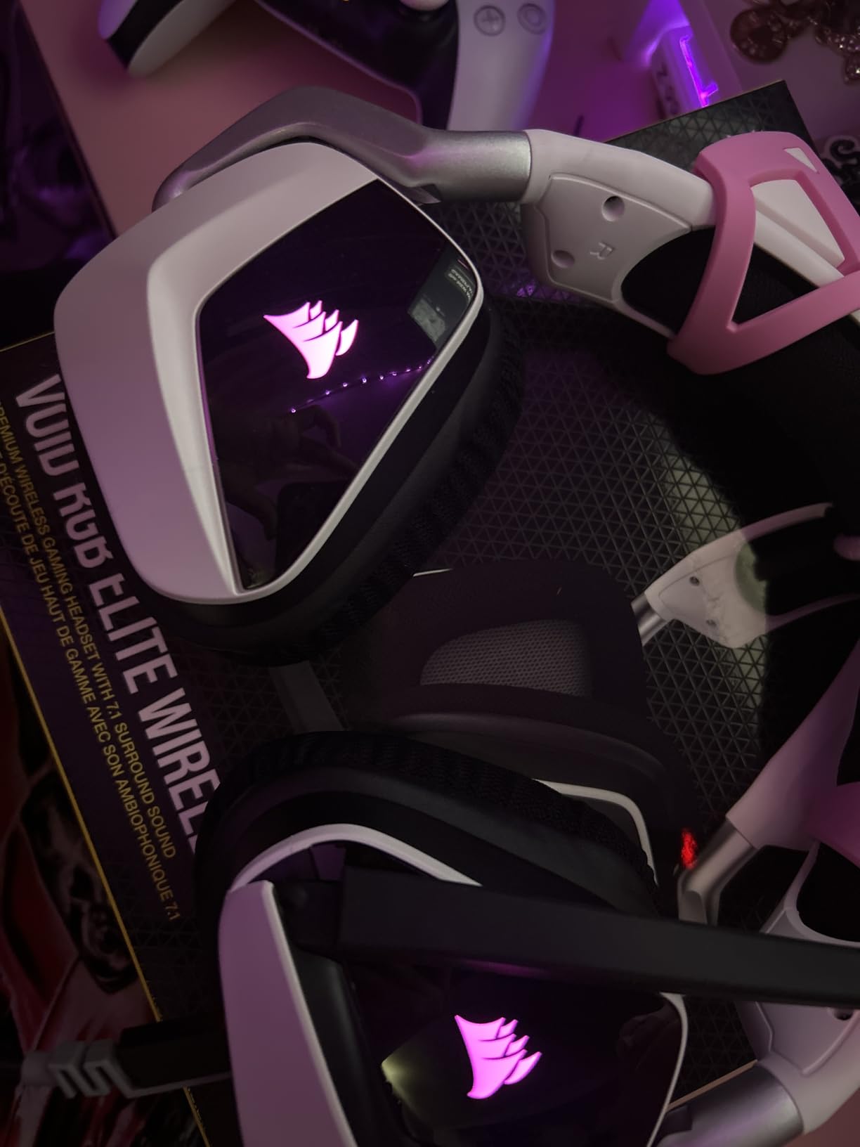 Corsair Void RGB Elite Wireless PC PS5 PS4 Mac Gaming Headset - White customer photo 1
