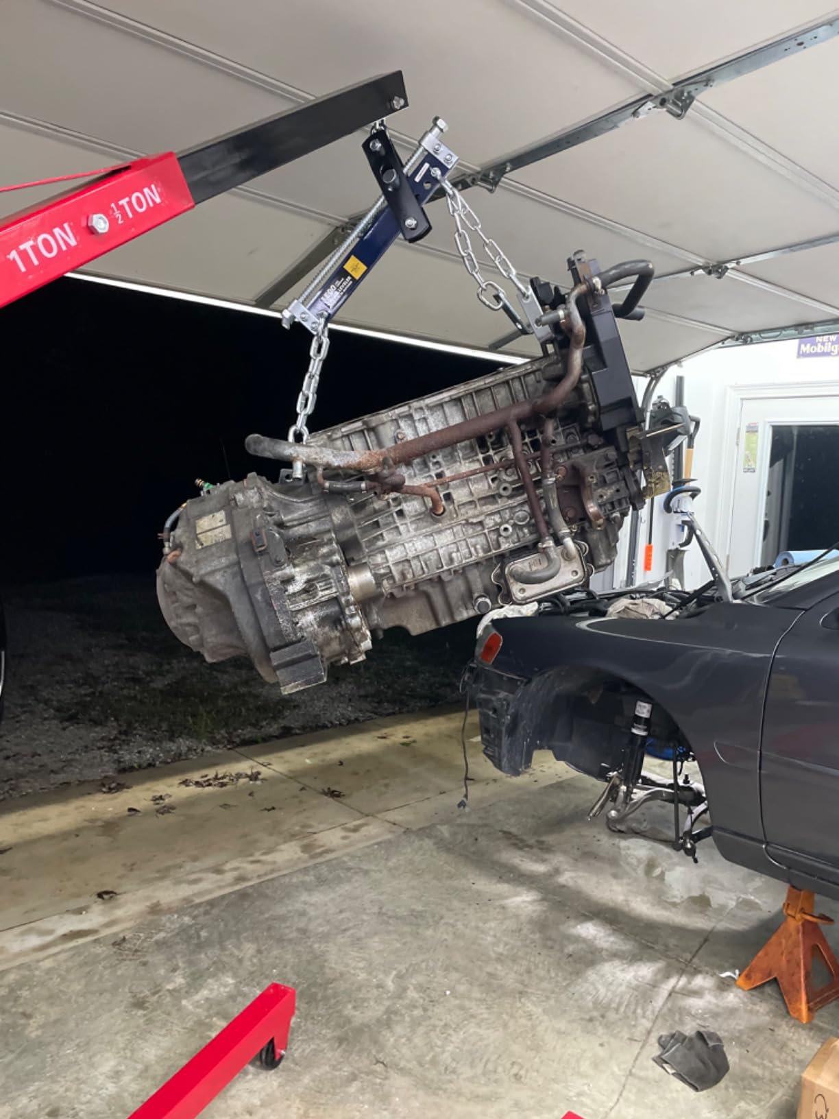2 Ton Hydraulic Engine Hoist Crane, 4400LBS Folding Cherry Picker customer photo 2