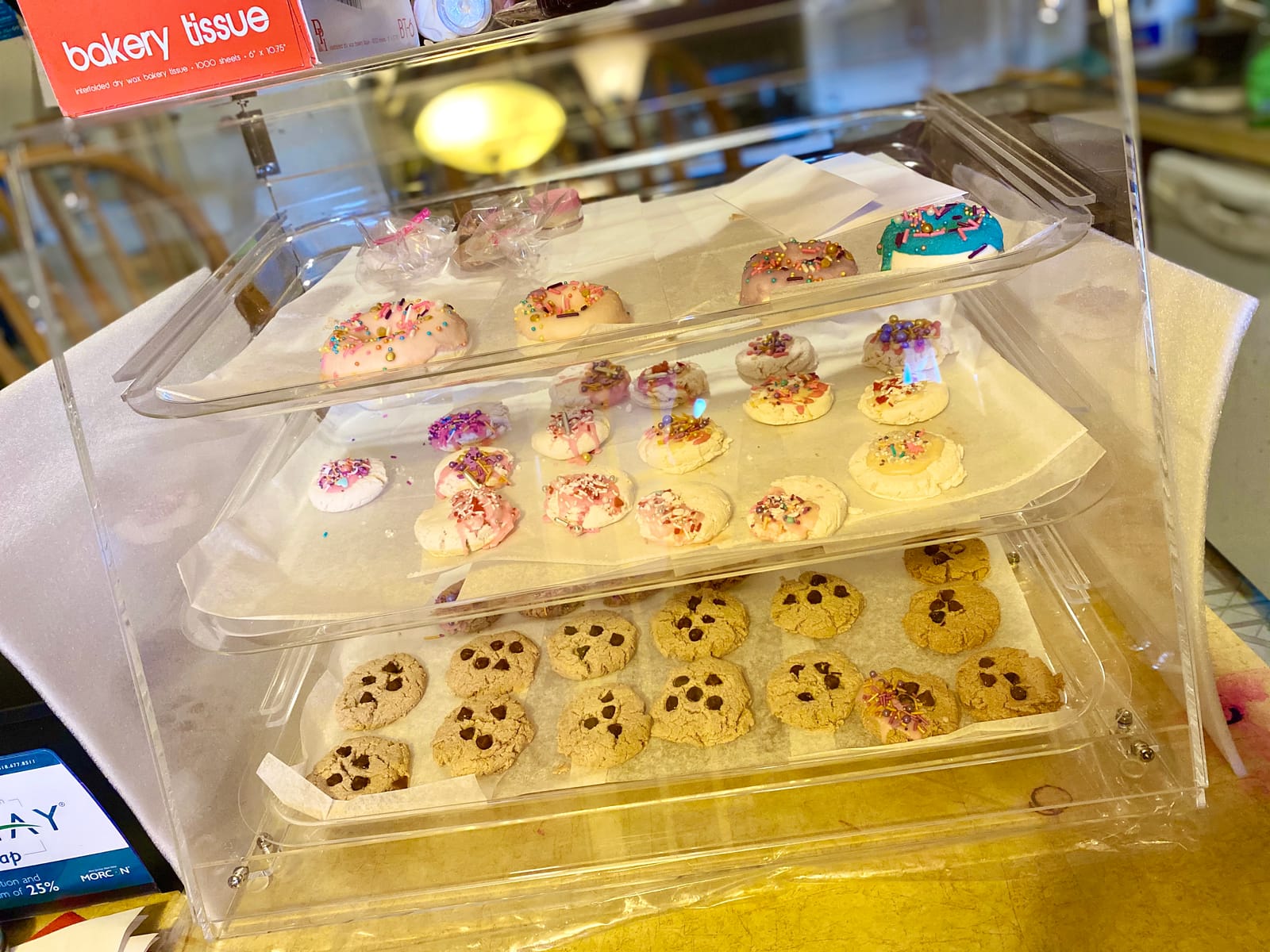 VIVO Acrylic 3-Tier 21 x 17 x 16 inch Cafe Bakery Display Case, Candy-DSPY3 | Removable Tray Shelves, Commercial Countertop Dessert Display Pastry Box with Magnetic Rear Door Access customer photo 1