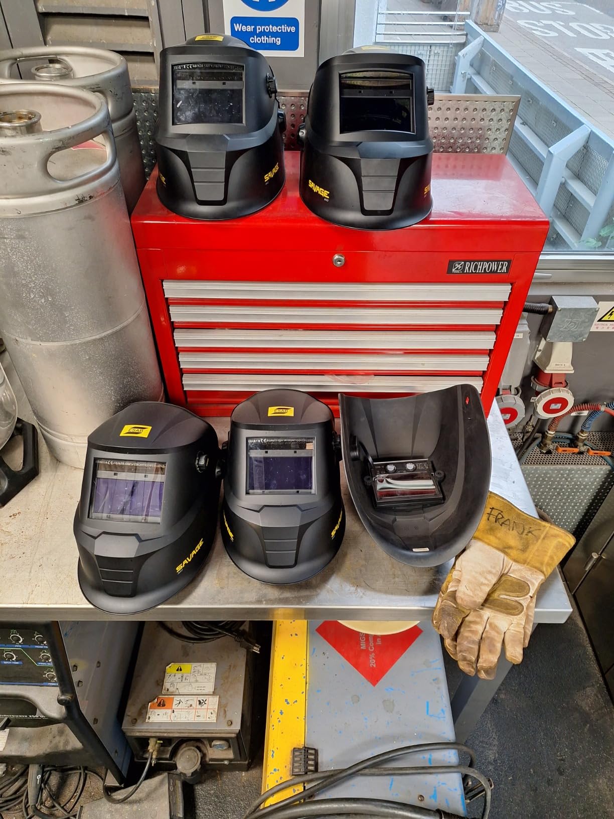 ESAB 0700000480 Black Savage A40 Welding Helmet customer photo 2