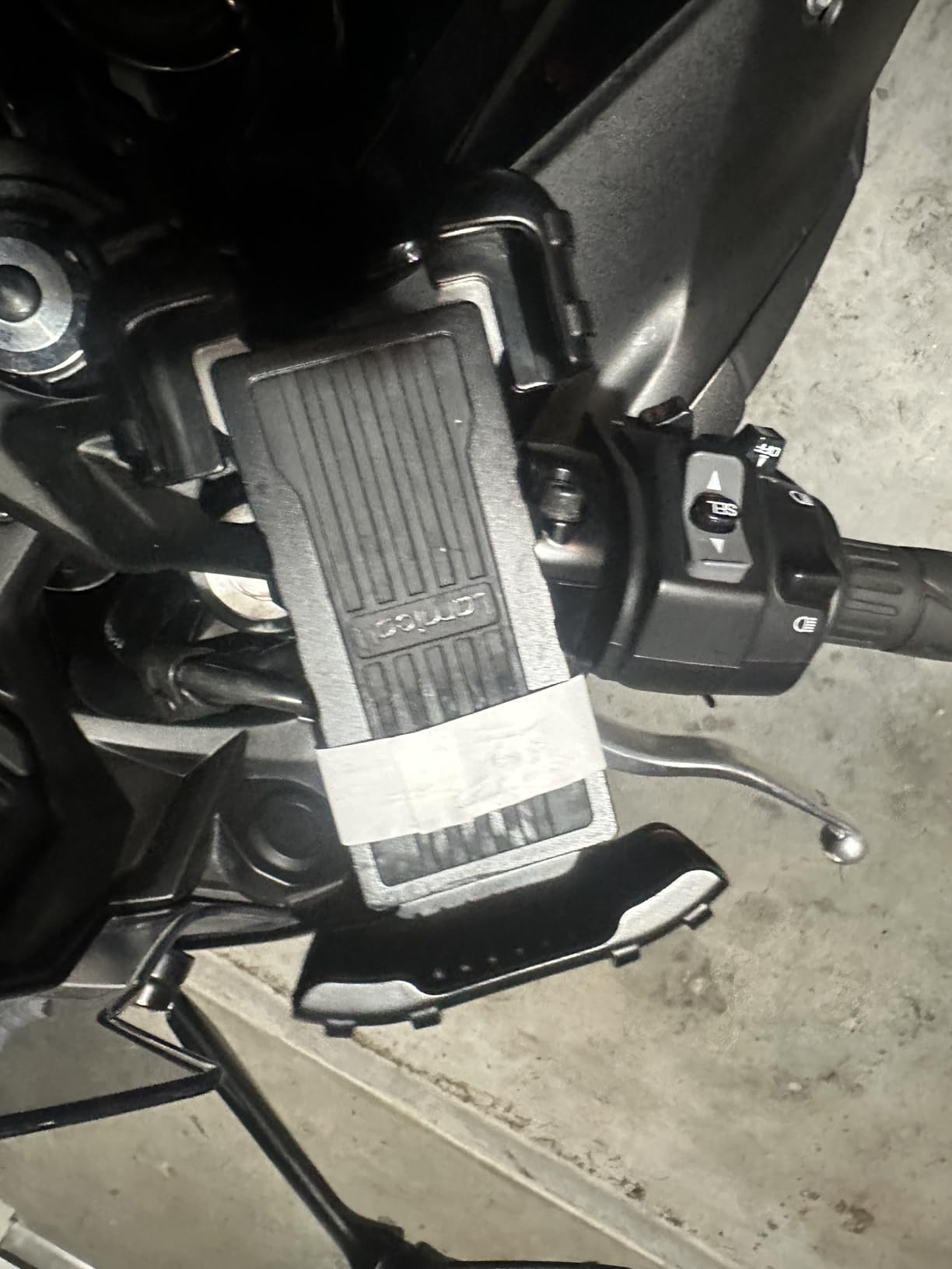 Lamicall Bike Phone Holder Motorcycle Mount - One-Hand Operation, Lockable | 360° Rotation Handlebar Clamp for 4.7-6.8