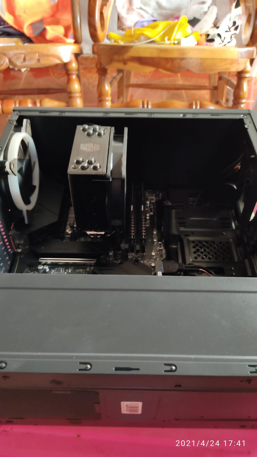 Core i5-10600K Desktop Processor 6 Cores up to 4.8 GHz Unlocked LGA1200 (Intel 400 Series Chipset) 125W customer photo 1