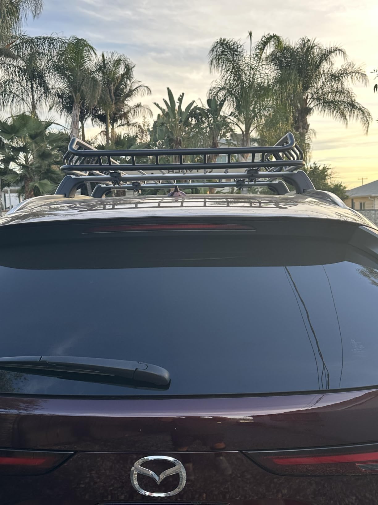 Tyger Auto TG-RK1B942B Heavy Duty Roof Mounted Cargo Basket Rack | L57.5 x W42 x H6 | Roof Top Luggage Carrier | with Wind Fairing, Black customer photo 1