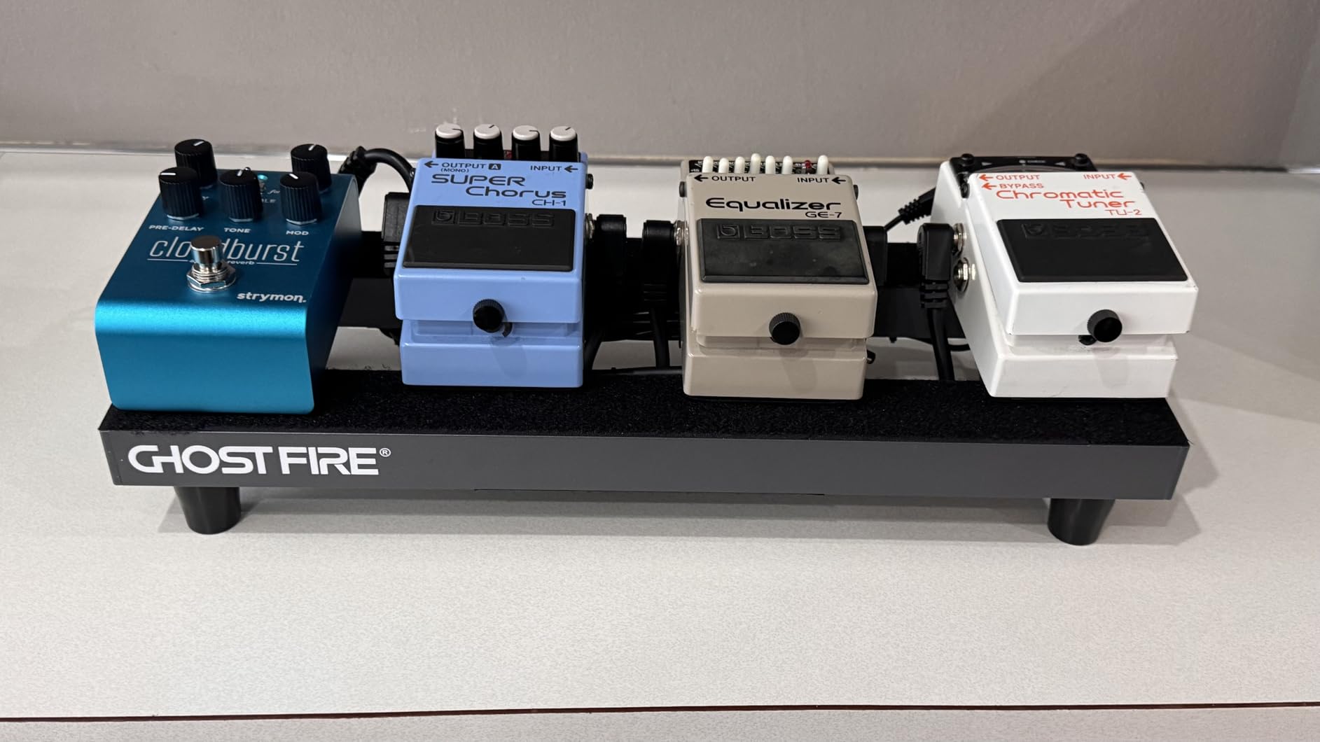 Ghost Fire Large Guitar Pedal Board Aluminum Alloy Super light Effect Pedalboard with Carry Bag, SPL-06 (24.4''x15.7'') customer photo 1
