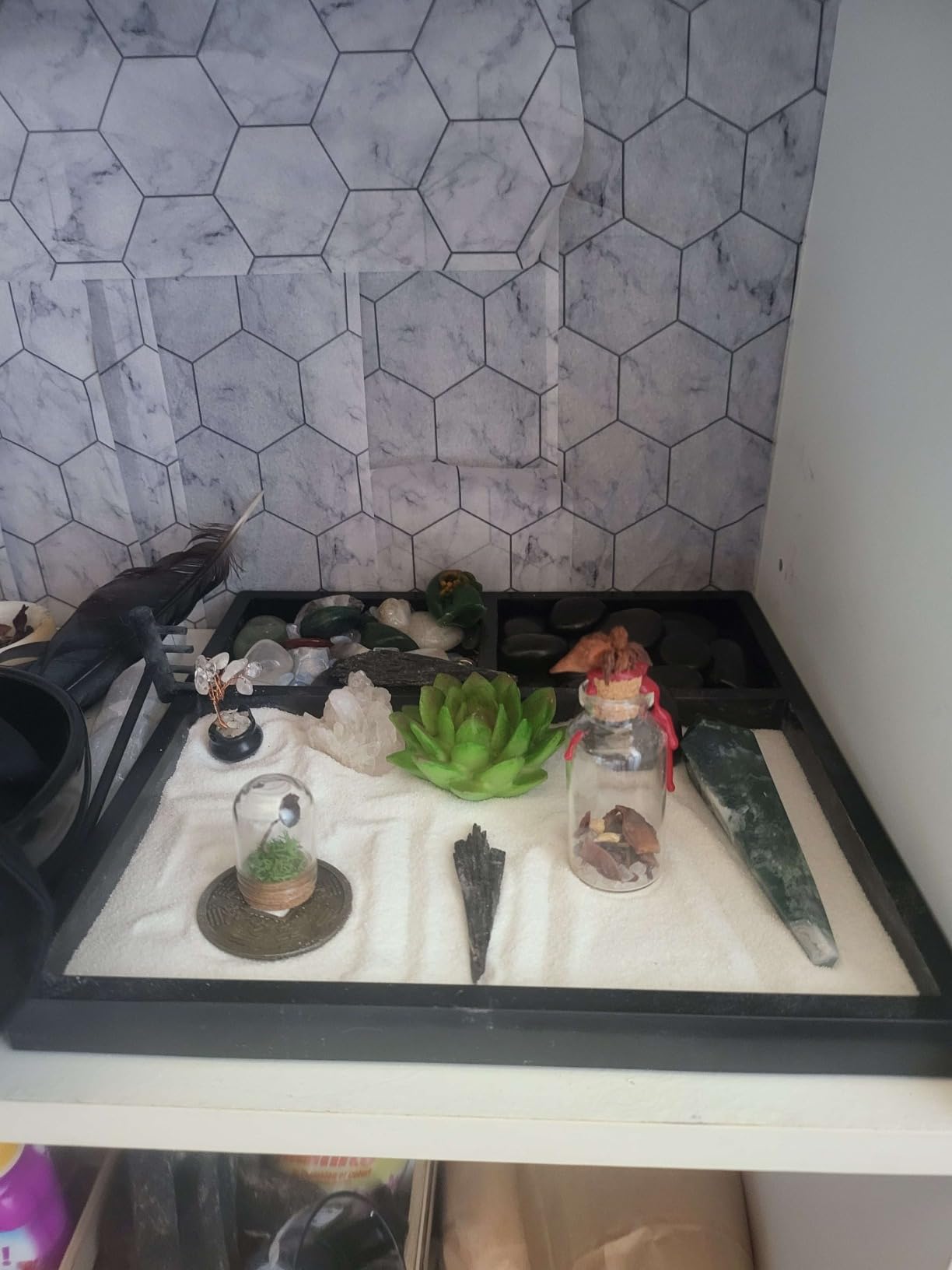 Nature's Mark Mini Zen Garden Kit for Desk with Rake, White Sand, Black Round Base, Miniature Pagoda Figure, River Rocks and Miniature Buddha Figure (6Lx6W Round B) customer photo 1
