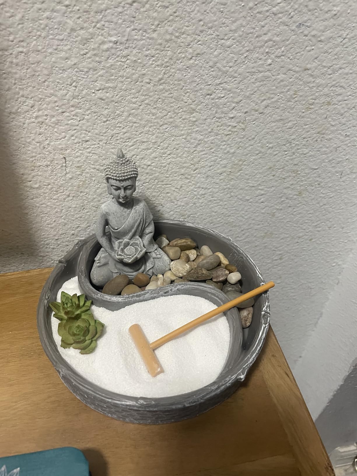 Nature's Mark Mini Zen Garden Kit for Desk with Rake, White Sand, Black Round Base, Miniature Pagoda Figure, River Rocks and Miniature Buddha Figure (6Lx6W Round B) customer photo 2