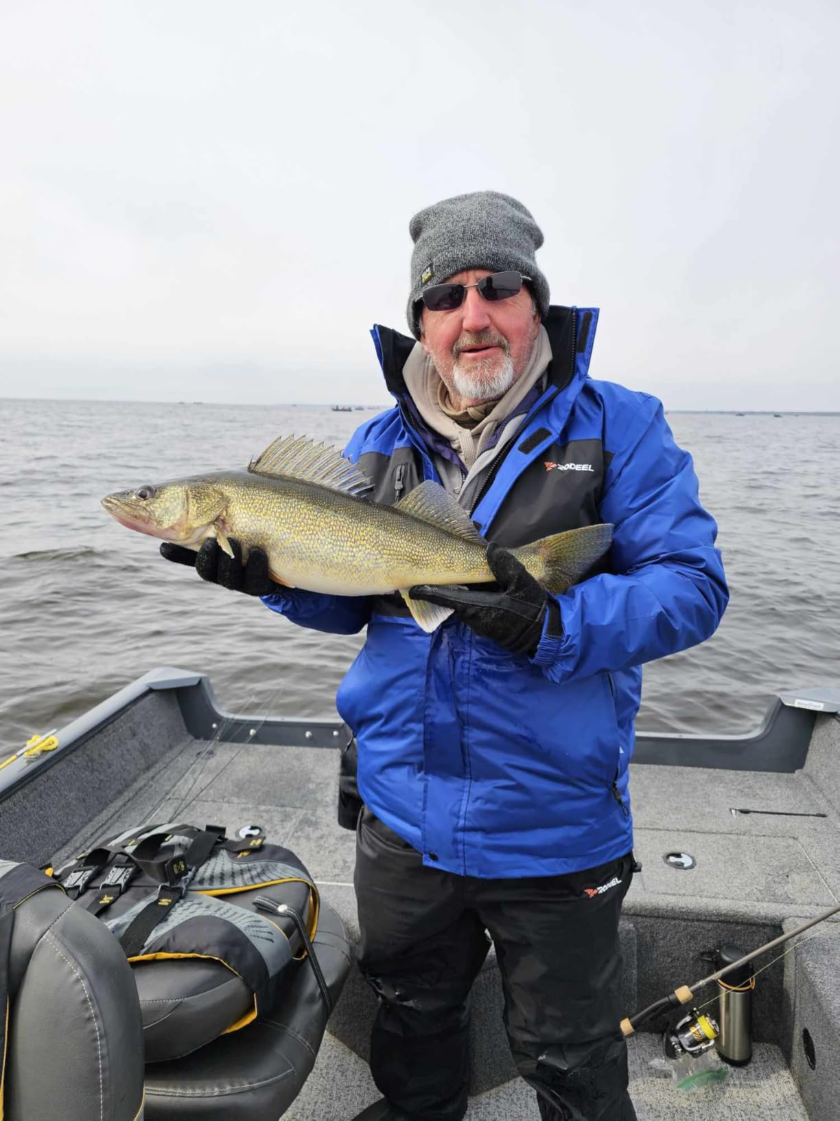 Rodeel Waterproof Fishing Rain Suit for Men (Rain gear Jacket & Trouser Suit) customer photo 2