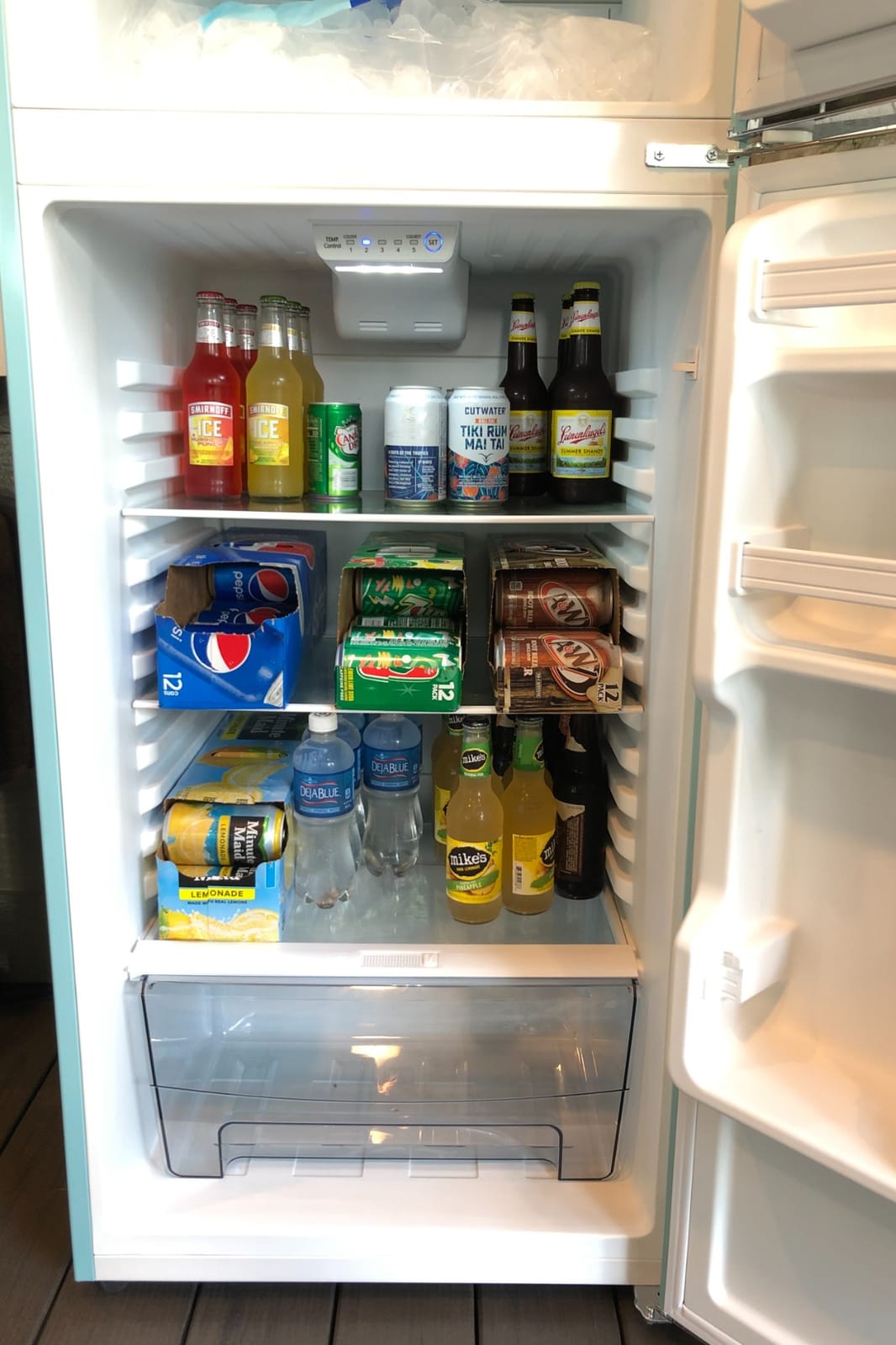 Galanz GLR10TBEEFR Retro Refrigerator with Top Freezer Frost Free, 10 cu ft White customer photo 1