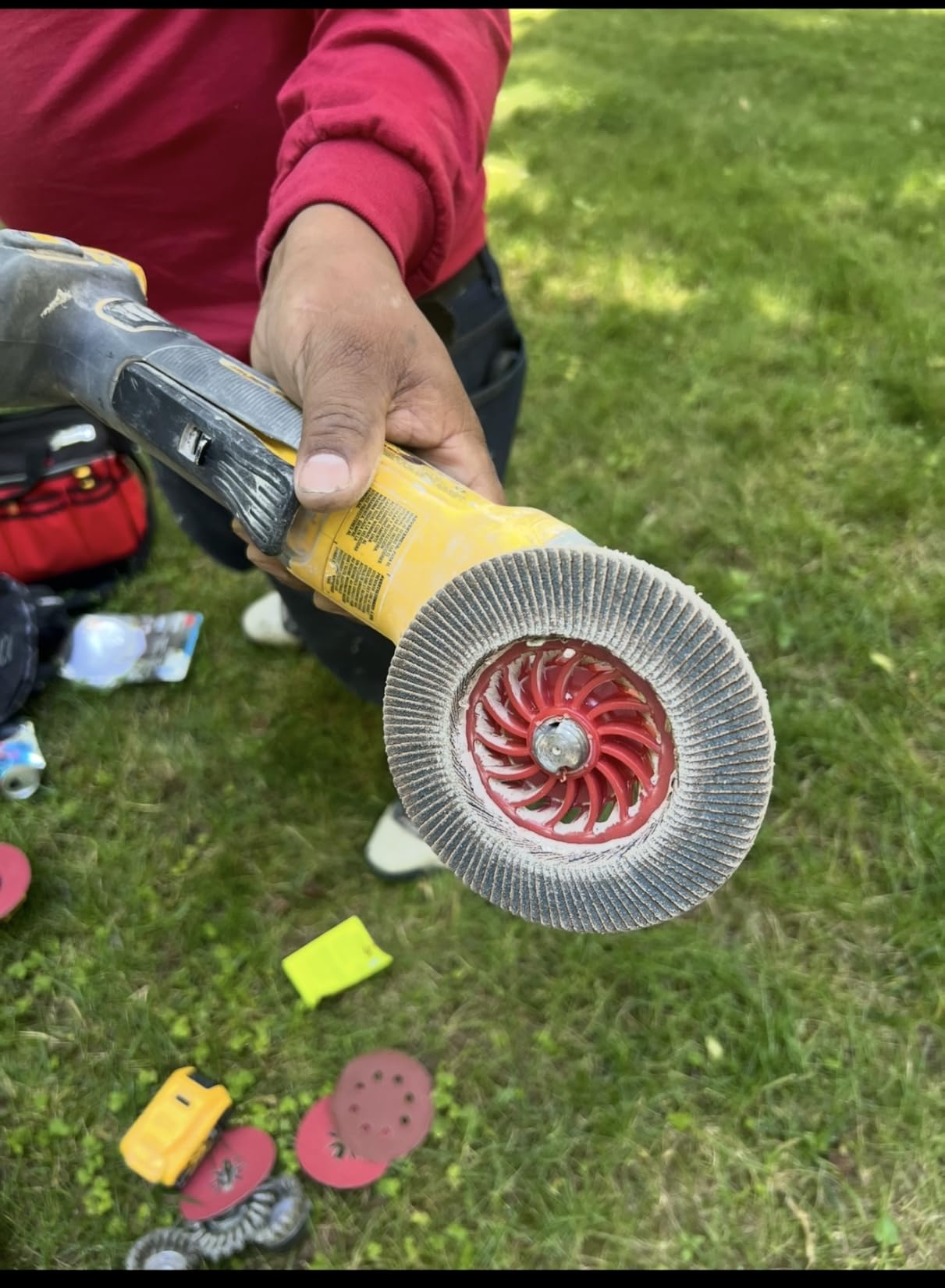 DEWALT FLEXVOLT ADVANTAGE 20V MAX* Angle Grinder, Paddle Switch, 4-1/2-Inch to 5-Inch, Tool Only (DCG416B) customer photo 2