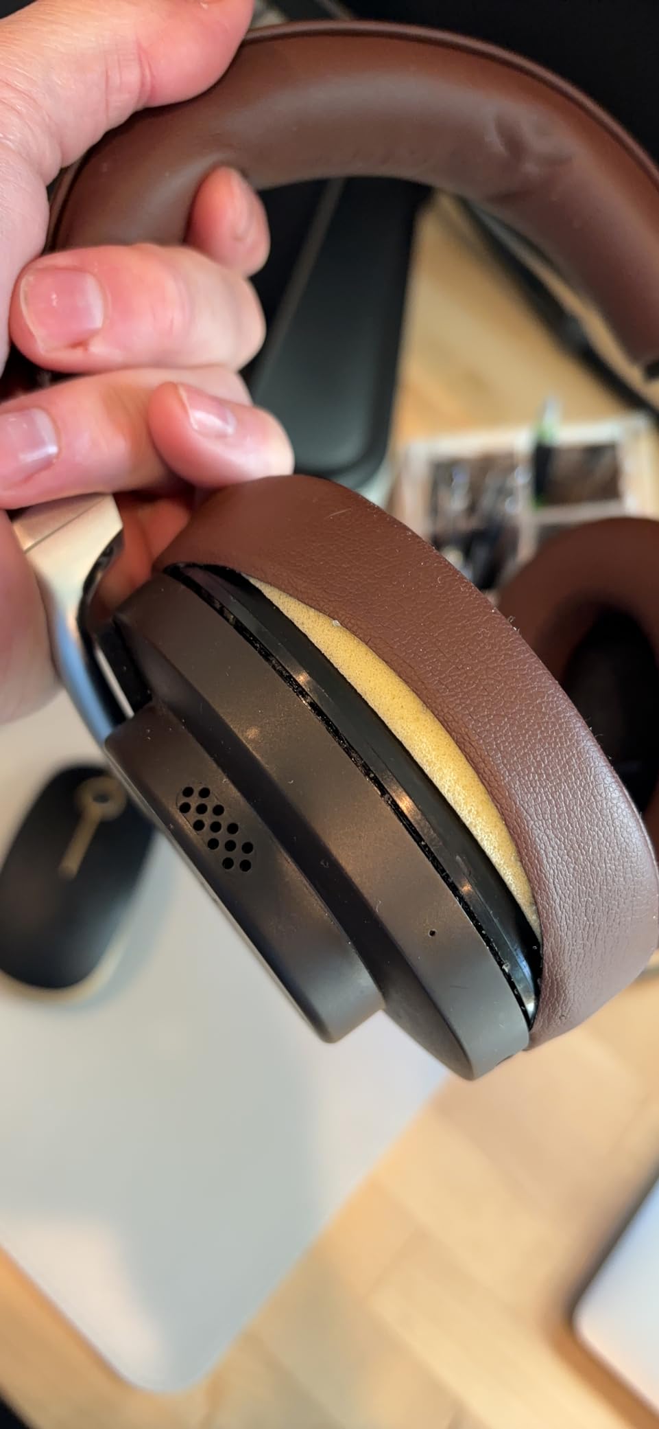 AONIC 50 Wireless Noise Cancelling Headphones, Premium Studio-Quality Sound, Bluetooth 5 Wireless Technology, Comfort Fit Over Ear, 20 Hours Battery Life, Fingertip Controls - White customer photo 1