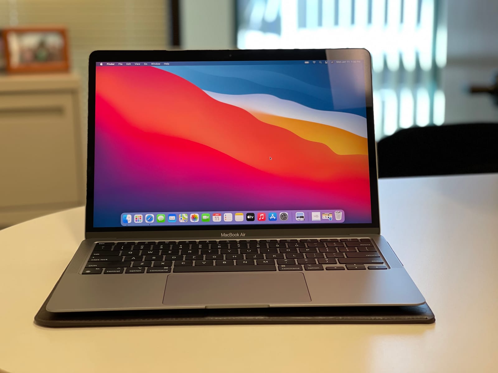 2020 Apple MacBook Air Laptop: Apple M1 Chip, 13” Retina Display, 8GB RAM, 256GB SSD Storage, Backlit Keyboard, FaceTime HD Camera, Touch ID. Works with iPhone/iPad; Space Gray customer photo 1