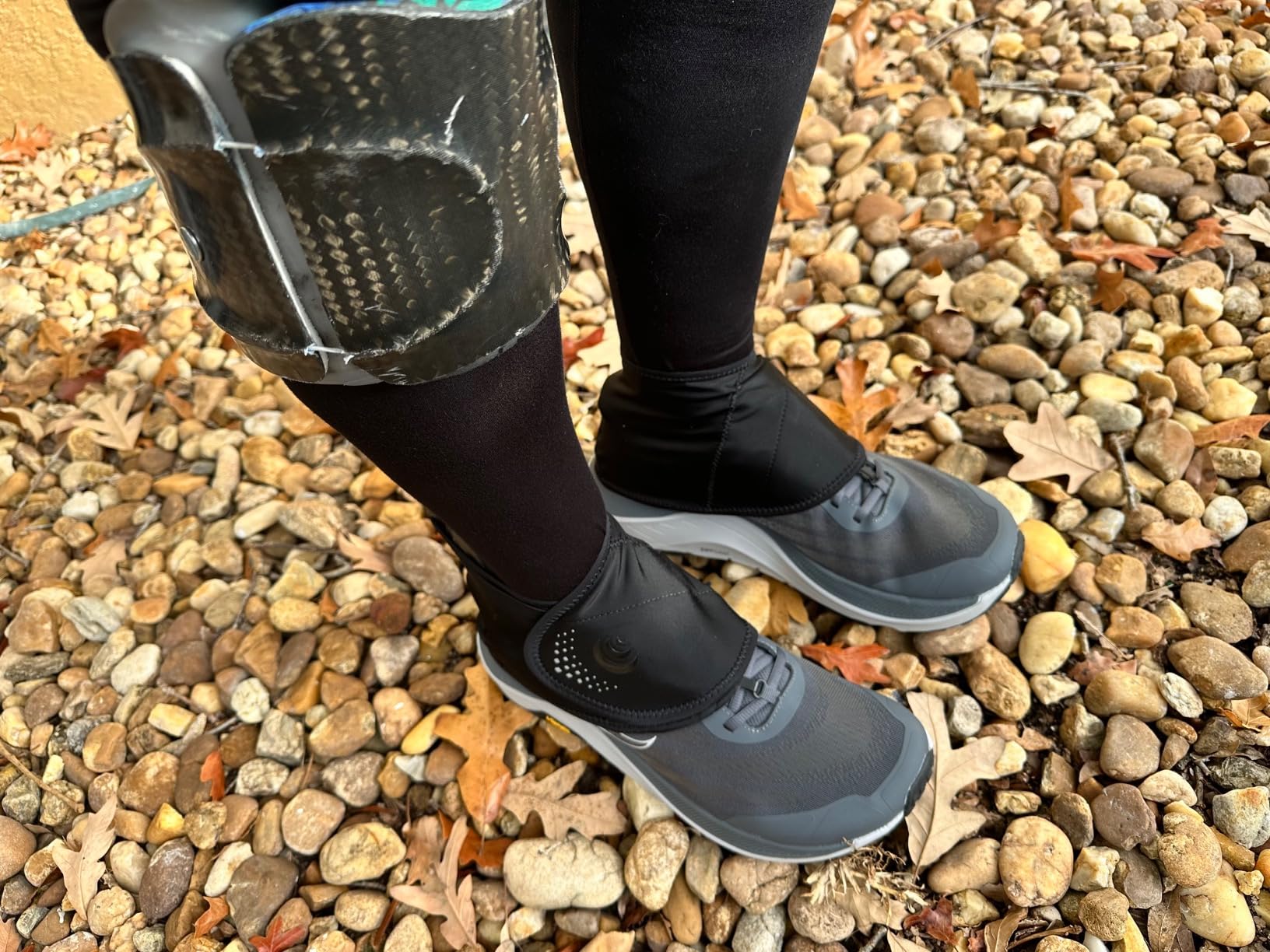 Topo Athletic Unisex Adult Topo Performance Trail Gaiter |Lightweight Stretch Nylon Black/Black Shoe Gaiter for Trail Running customer photo 2