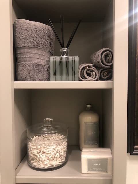 NEST New York Reed Diffuser, Wild Mint & Eucalyptus - 5.9 fl oz - Fragrance for Up to 90 Days - Reusable, Refillable Glass Holder - Includes 8 All-Natural Reed Sticks customer photo 1