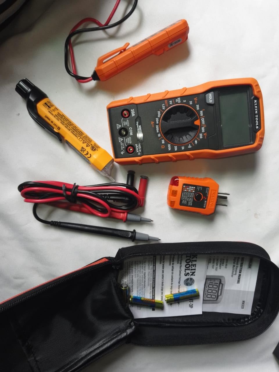 Klein Tools MM320KIT Digital Multimeter Electrical Test Kit, Non-Contact Voltage Tester, Receptacle Tester, Carrying Case and Batteries customer photo 1
