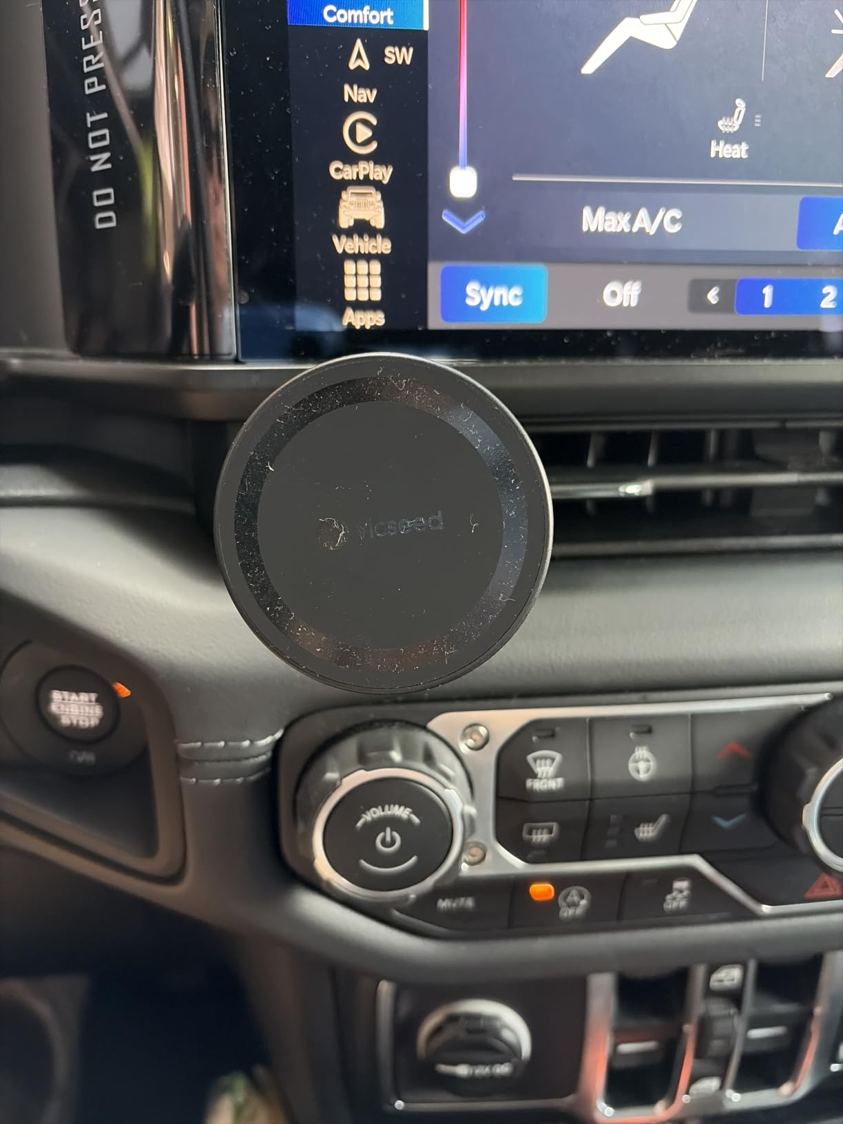 VICSEED for MagSafe Car Mount [Upgraded Strongest Magnet Power] Magnetic Phone Holder for Car Vent 360 Adjustable Magnetic Car Phone Holder Mount for iPhone 17 Pro Max 16 15 14 13 12 Plus Mini customer photo 1