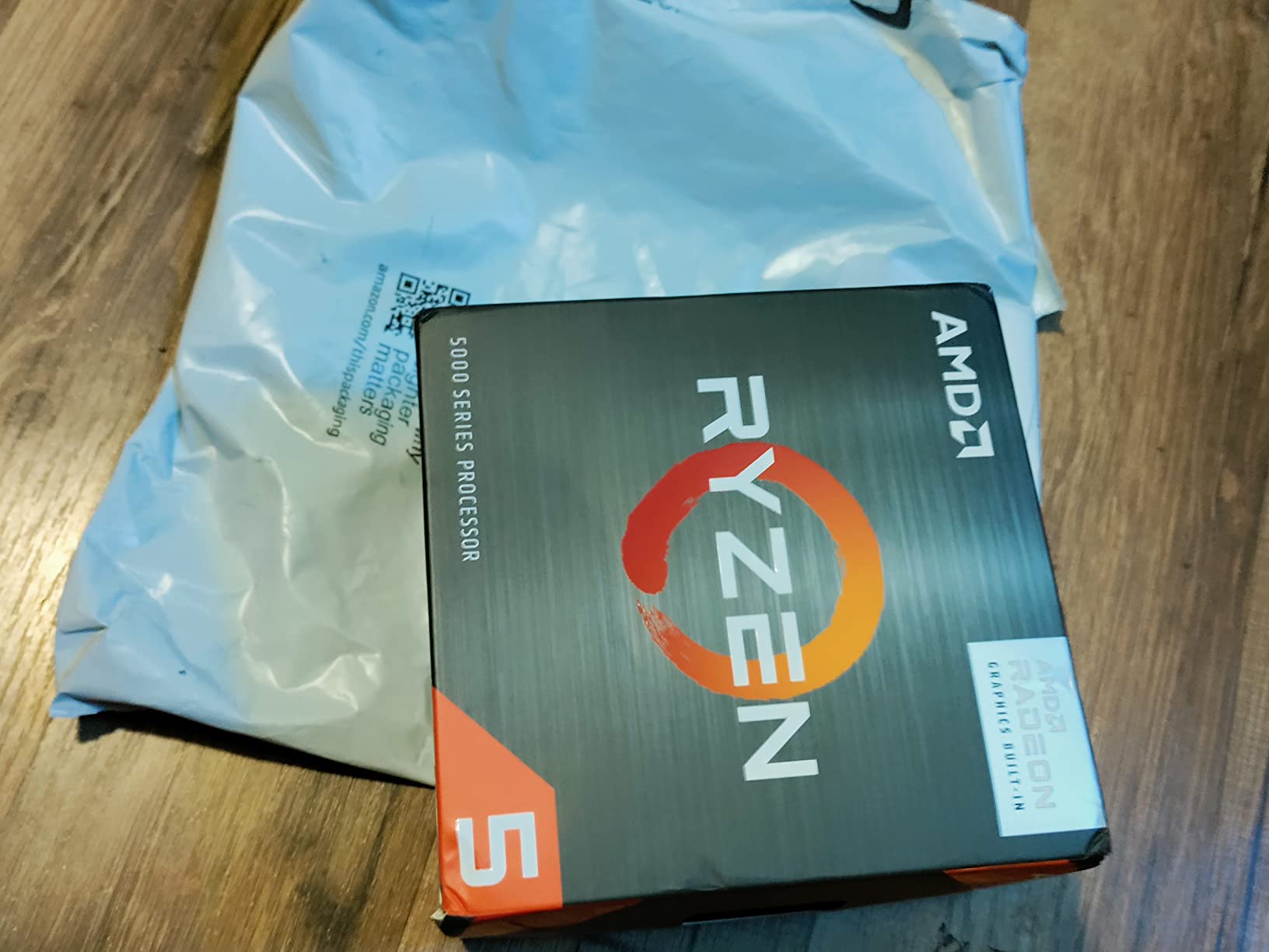 AMD Ryzen 5 5600G 6-Core 12-Thread Desktop Processor with Radeon Graphics customer photo 2