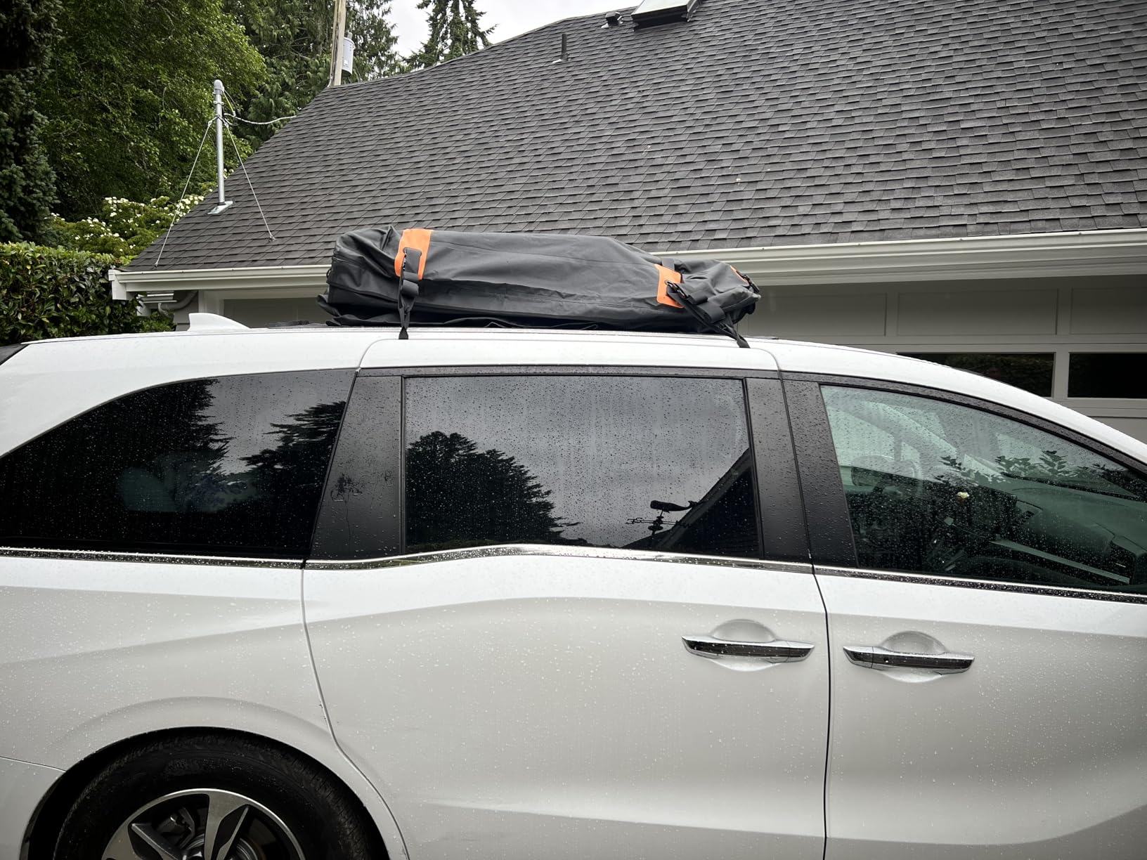 Car Roof Bag - Car Rooftop Cargo Carrier Bag - 19 Cubic Ft Waterproof Roof Rack Cargo Carrier, Includes Anti-Slip Mat, 4 Door Hooks, Reinforced Zipper/Buckle, with or Without Rack customer photo 1