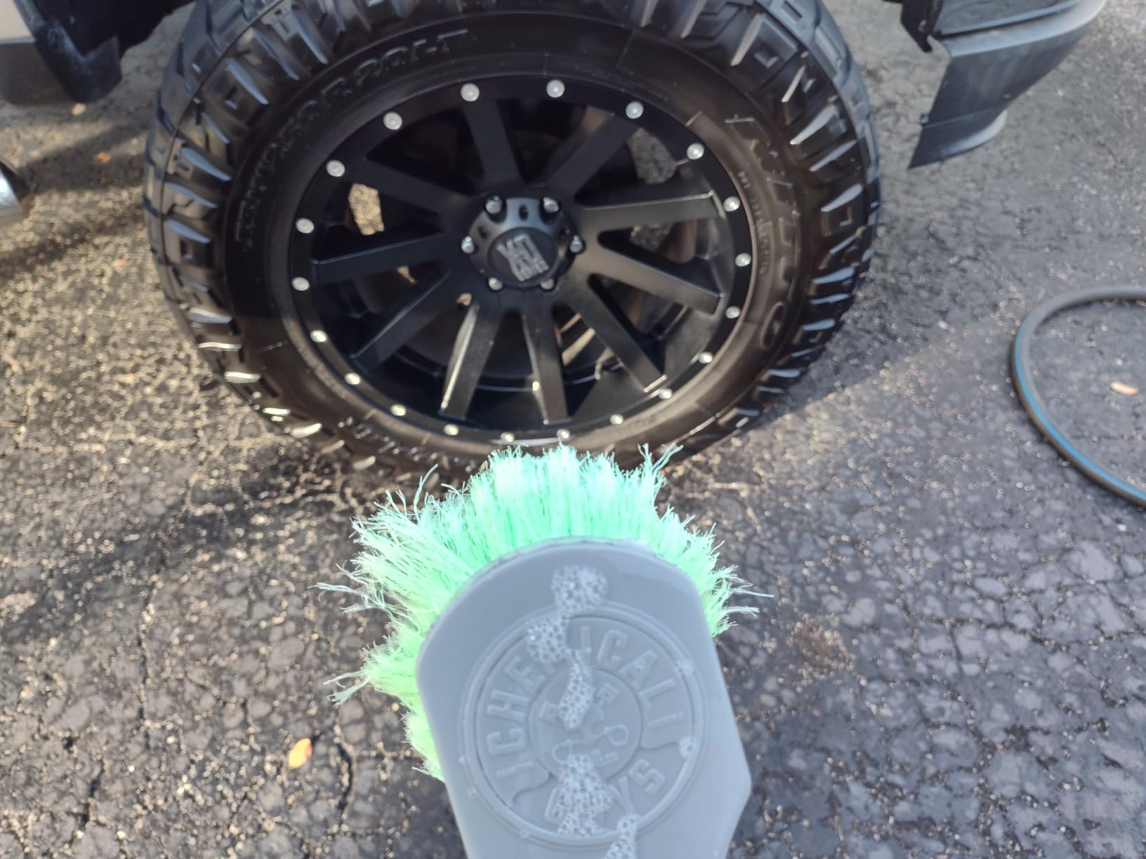 Chemical Guys, Wheelie Wheel & Exterior Brush for Rims & Tires, Soft, Green | Soft synthetic bristles clean rims, tires, grilles and emblems, safe on all wheel finishes with an easy grip customer photo 2