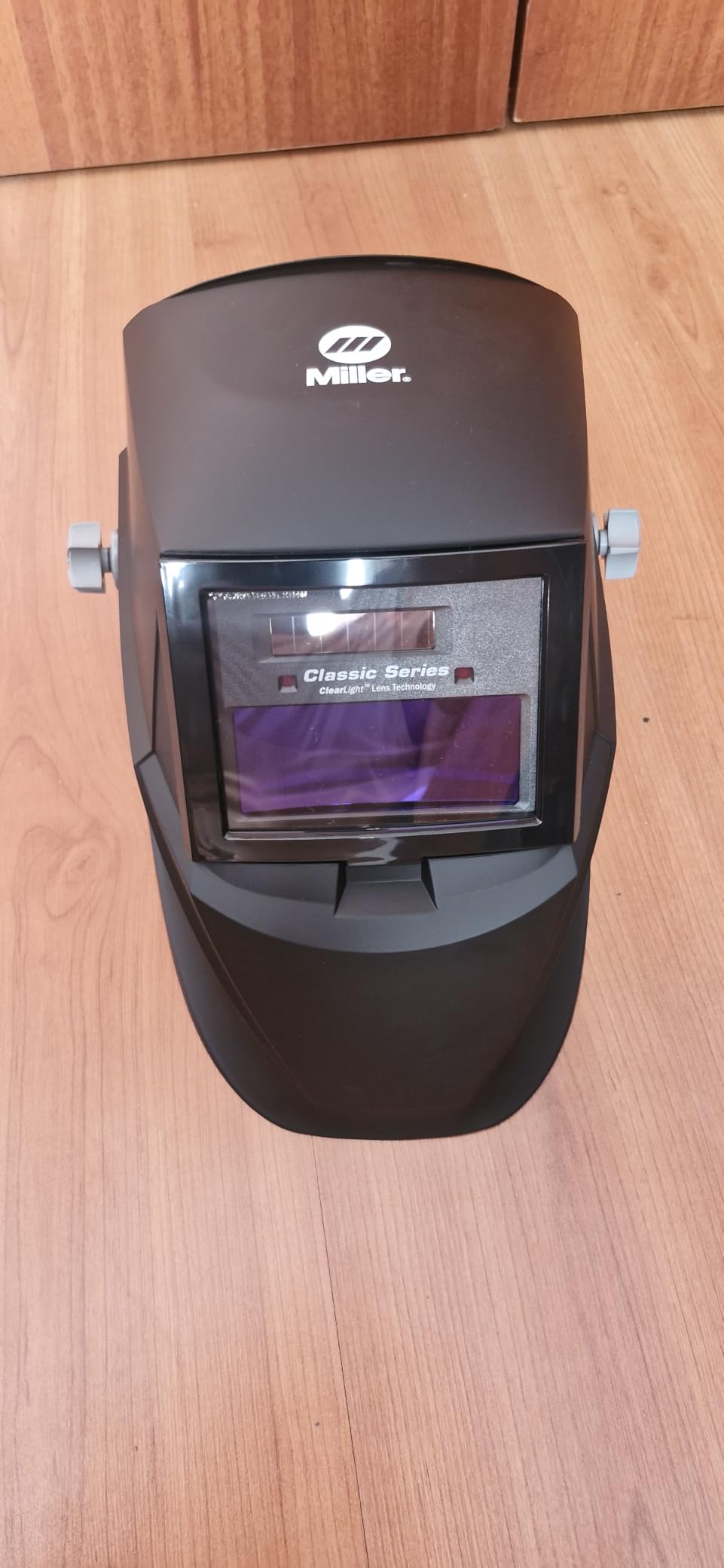 Miller Classic Series Welding Helmet, ClearLight™, Shade 8-13, Black customer photo 2