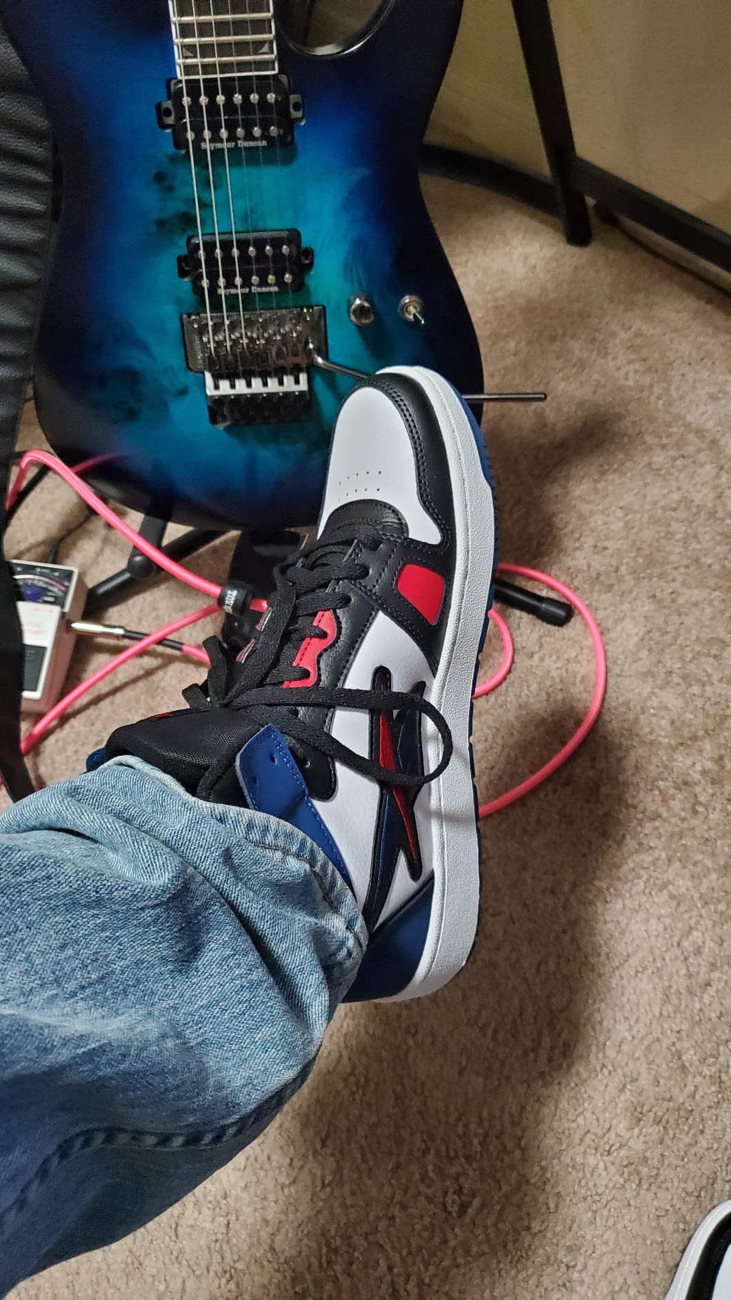 Reebok Unisex-Adult Resonator Mid Basketball Shoes customer photo 1