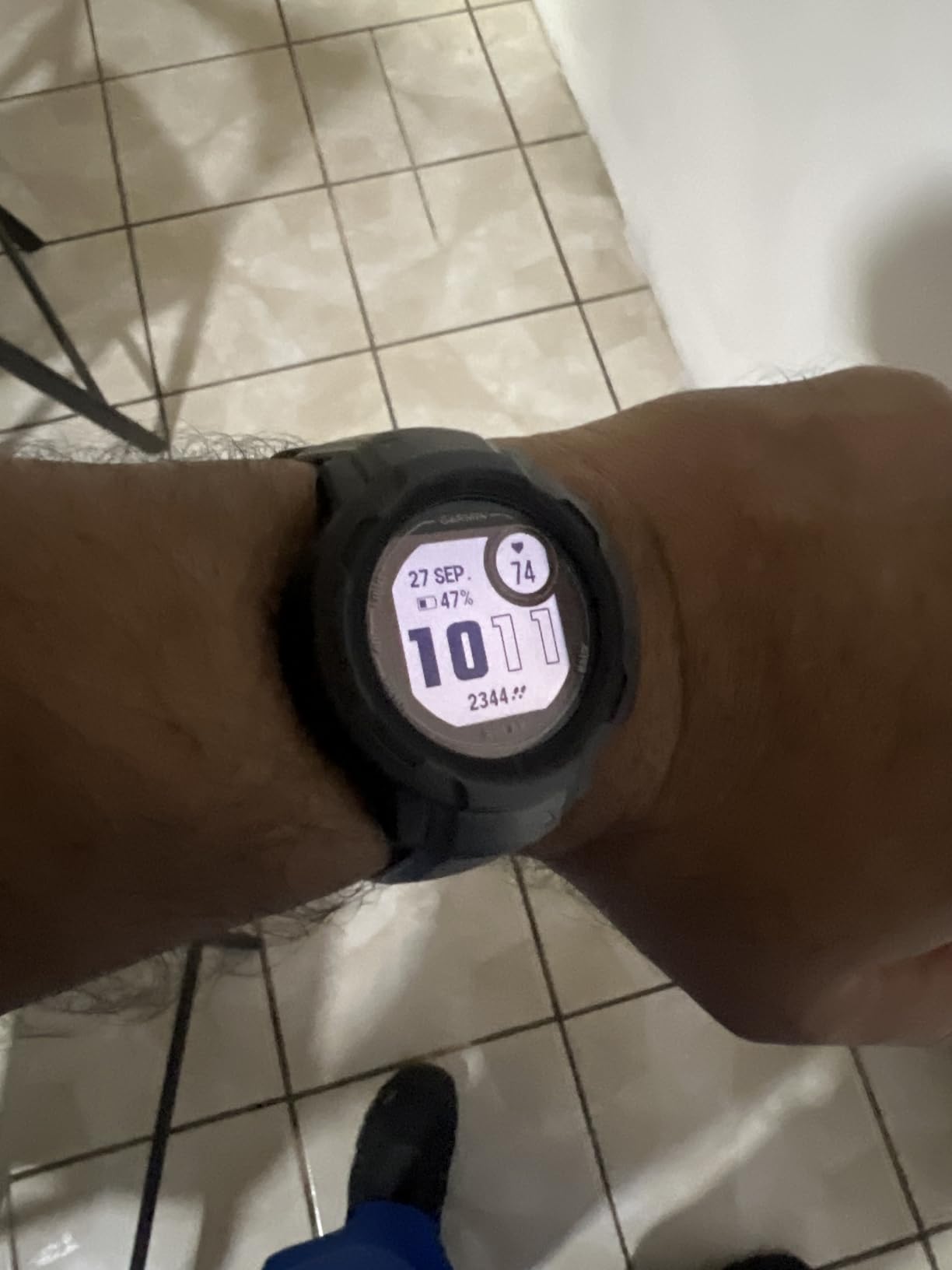 Garmin Instinct 2 Solar, Smaller-Sized Rugged Outdoor Watch with GPS, with Solar Charging Capabilities, Built for All Elements, Multi-GNSS Support, Tracback Routing and More, Graphite customer photo 1