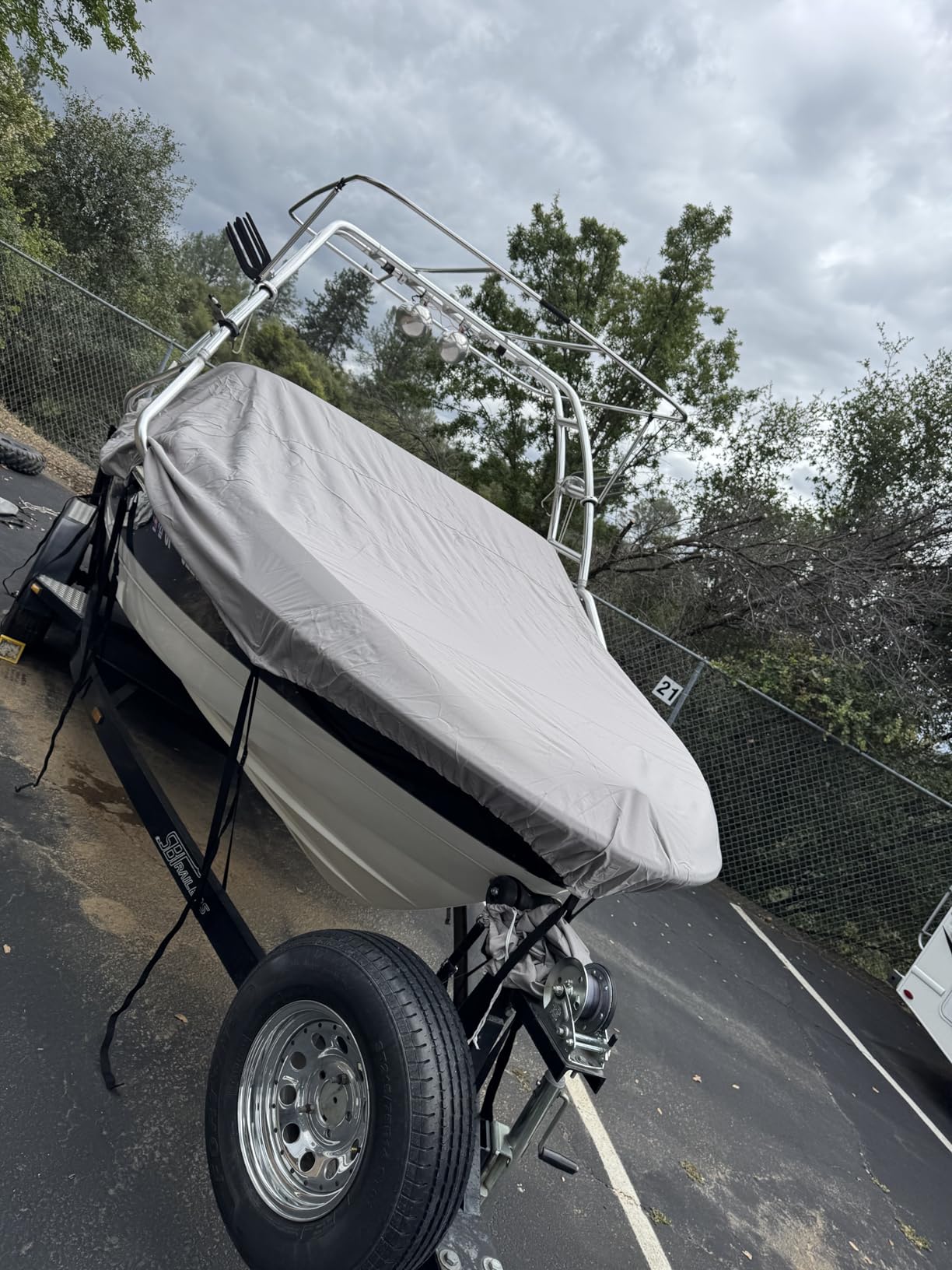 Waterproof 20-22FT Boat Cover, 1200D Heavy Duty Trailerable Cover | Marine Grade Oxford Fabric, UV & Tear Resistant, Double Stitching, Elastic Hem, Fits V-Hull/Ski Boat/Bass Boat customer photo 1